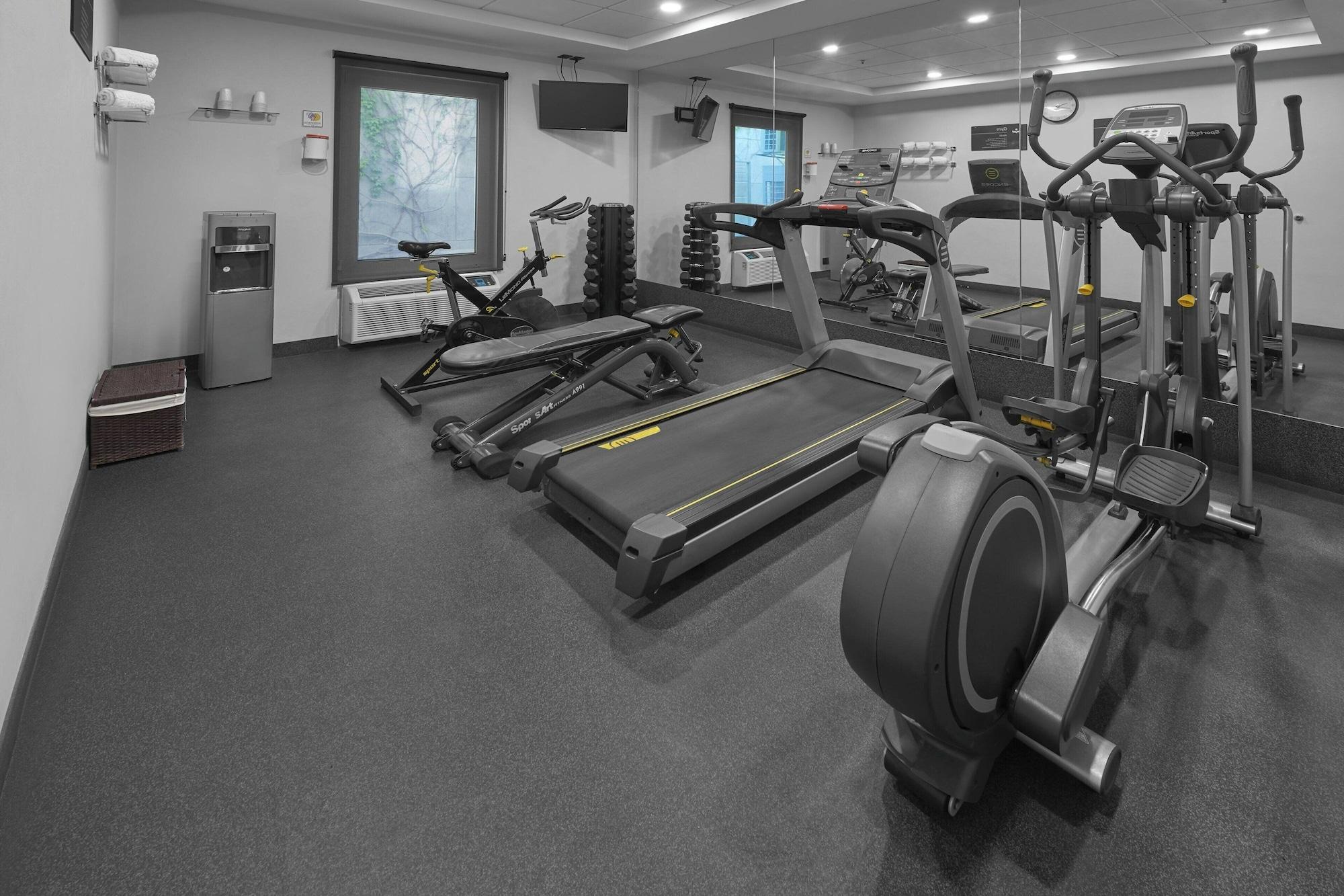 Gimnasio City Express by Marriott Comitan