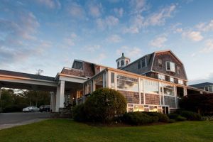 Alojamiento - Black Point Inn