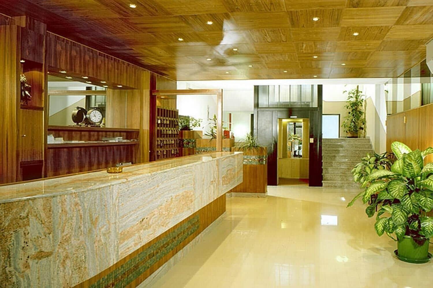 Vista Lobby Hotel Genzianella