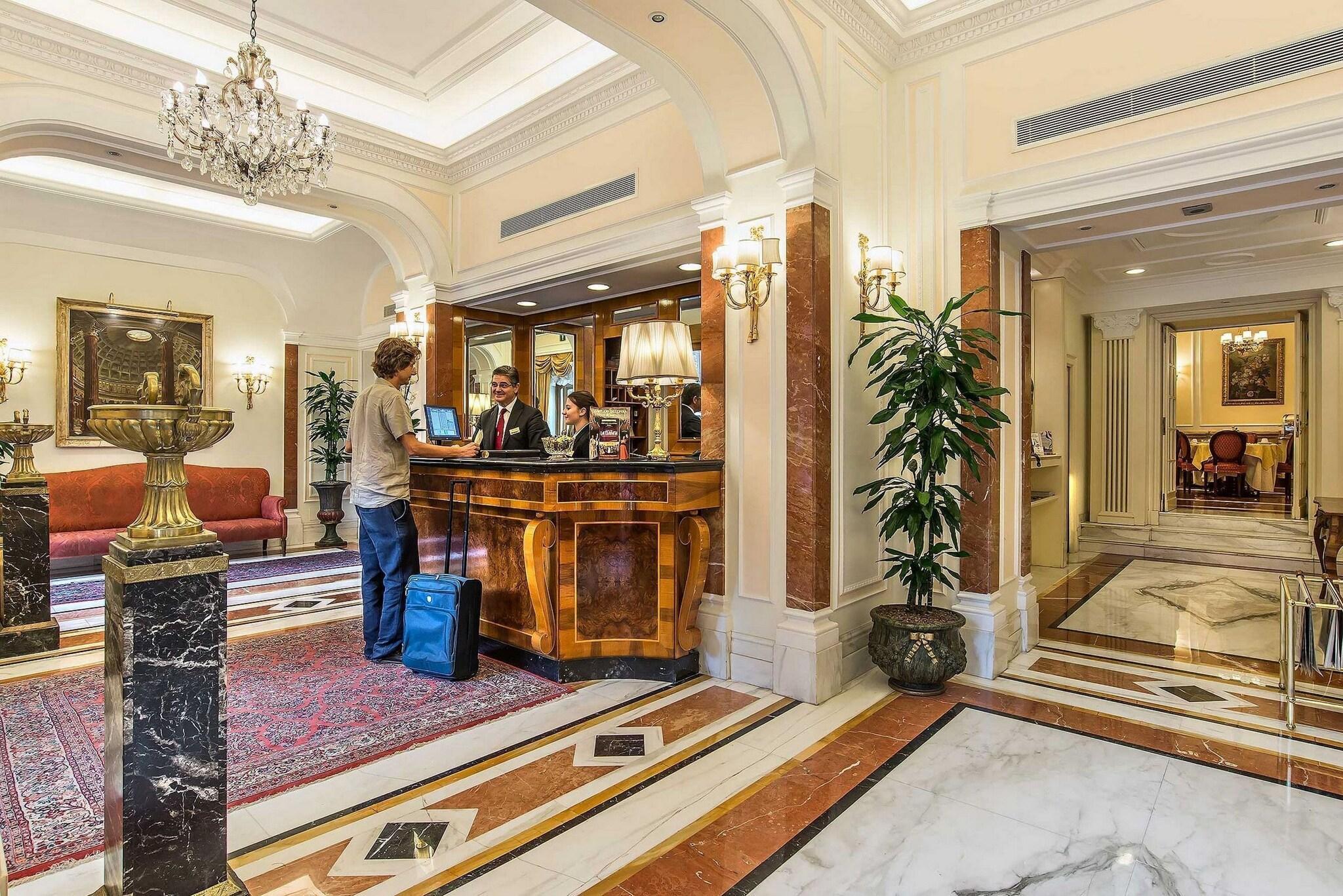 Vista Lobby Albergo Del Senato