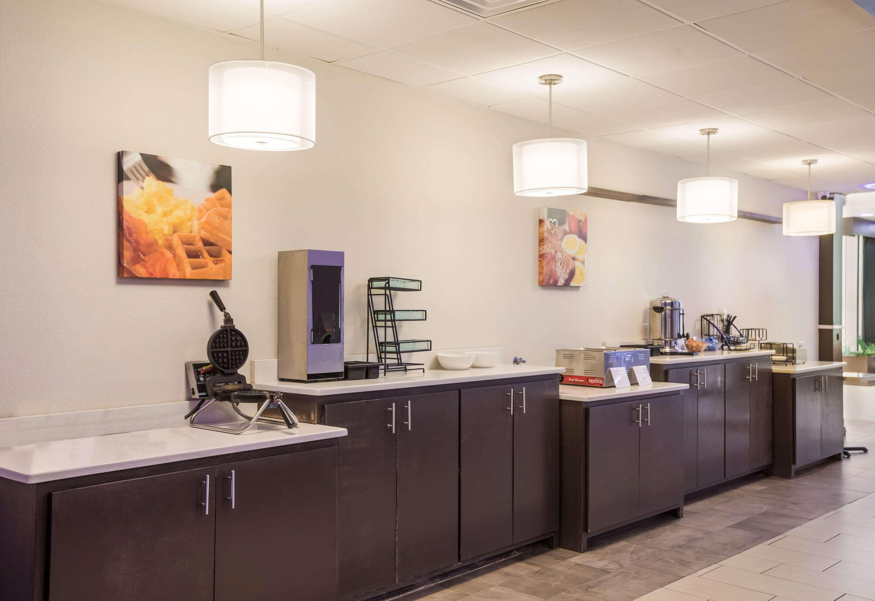 Restaurant Rodeway Inn Smyrna