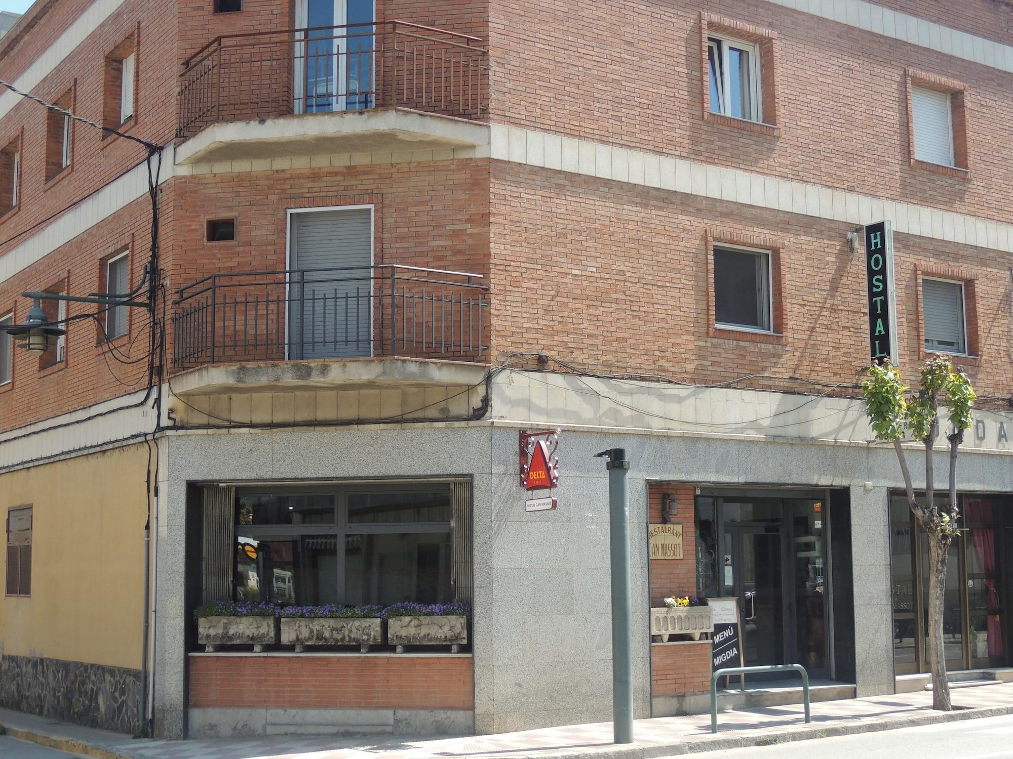 Vista Exterior Can Massot