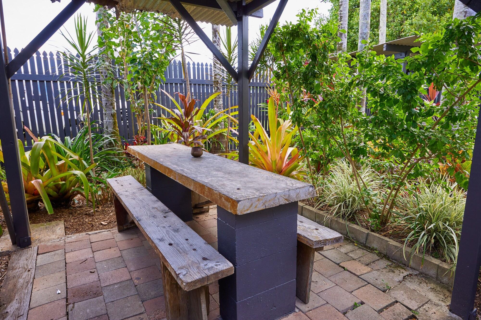 Vista Exterior Cairns City Backpackers Hostel