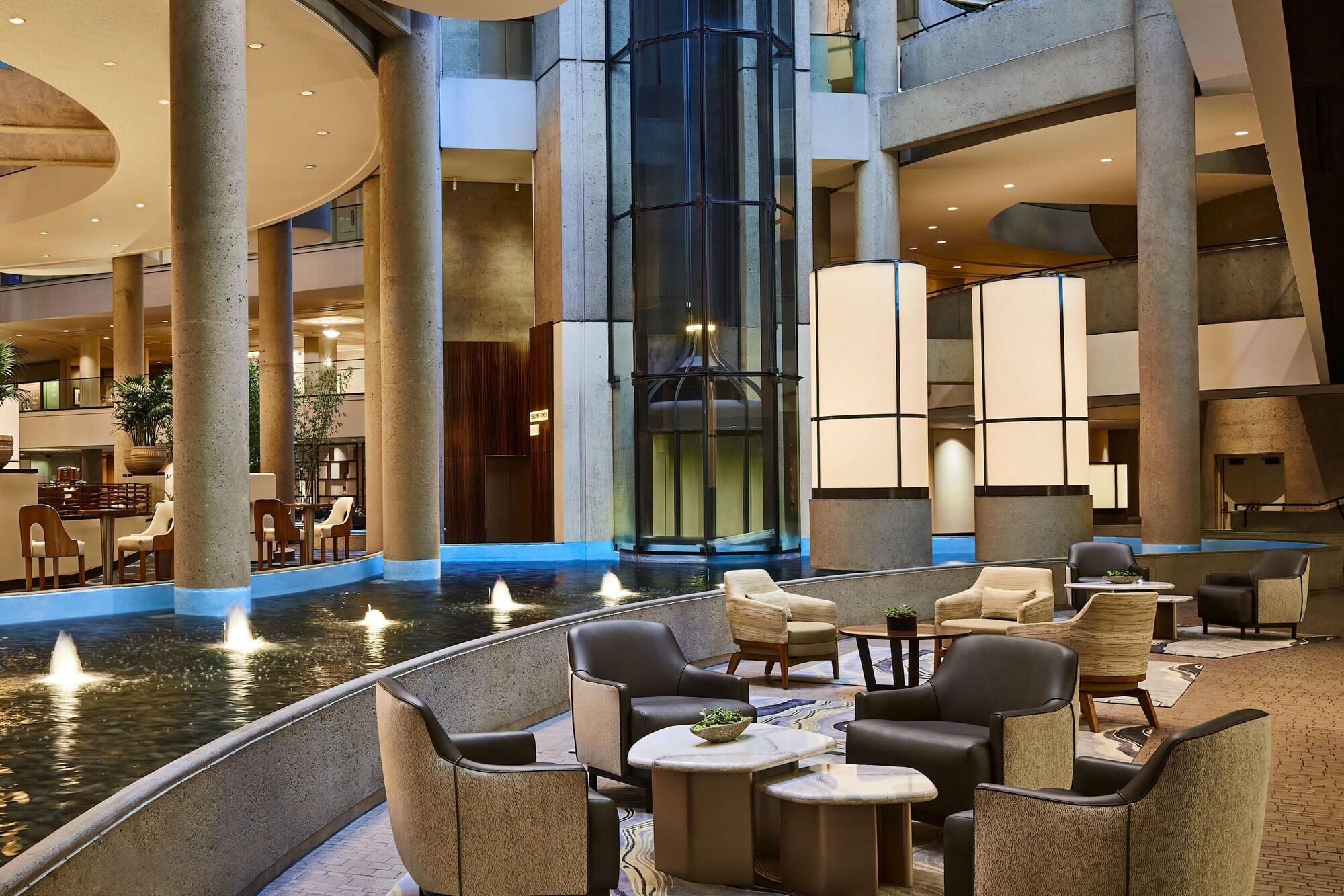 Vista Lobby The Westin Bonaventure Hotel and Suites, Los Angeles