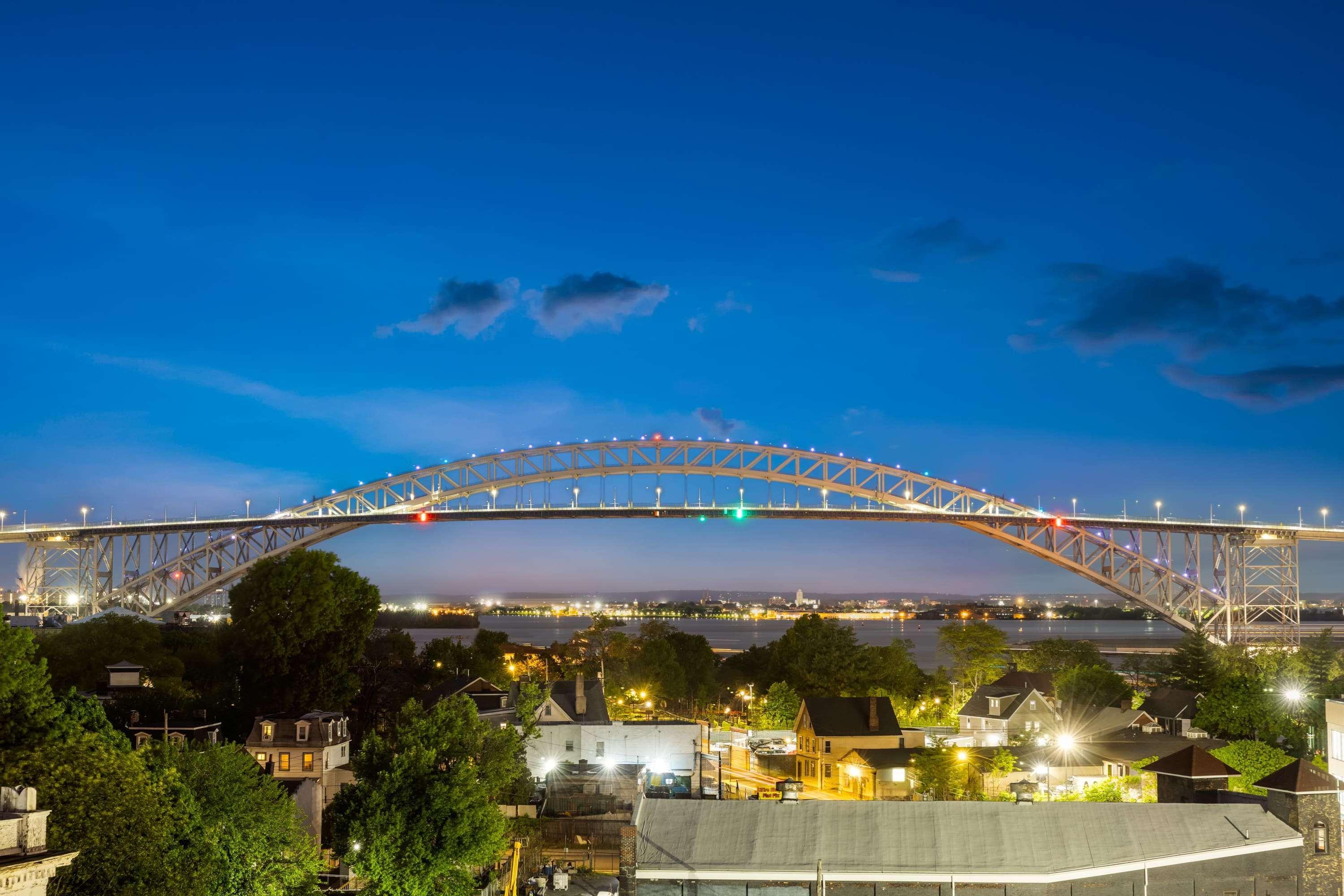 Vista Exterior Days Inn By Wyndham Staten Island