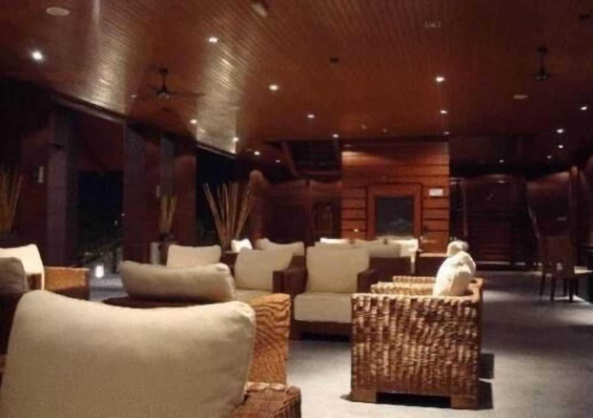 Vista Lobby Duyong Marina & Resort