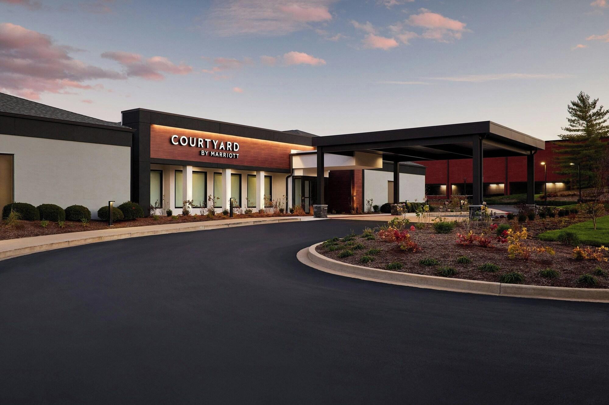 Varios Courtyard by Marriott St Louis Creve Coeur