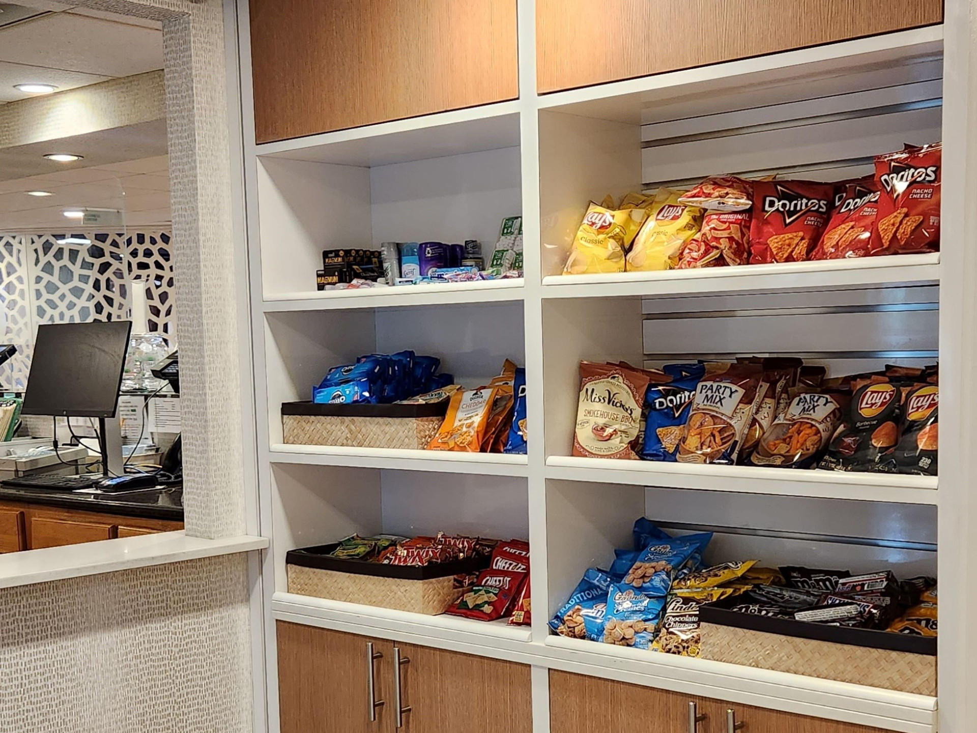 Vista Exterior Holiday Inn & Suites Parsippany Fairfield by IHG