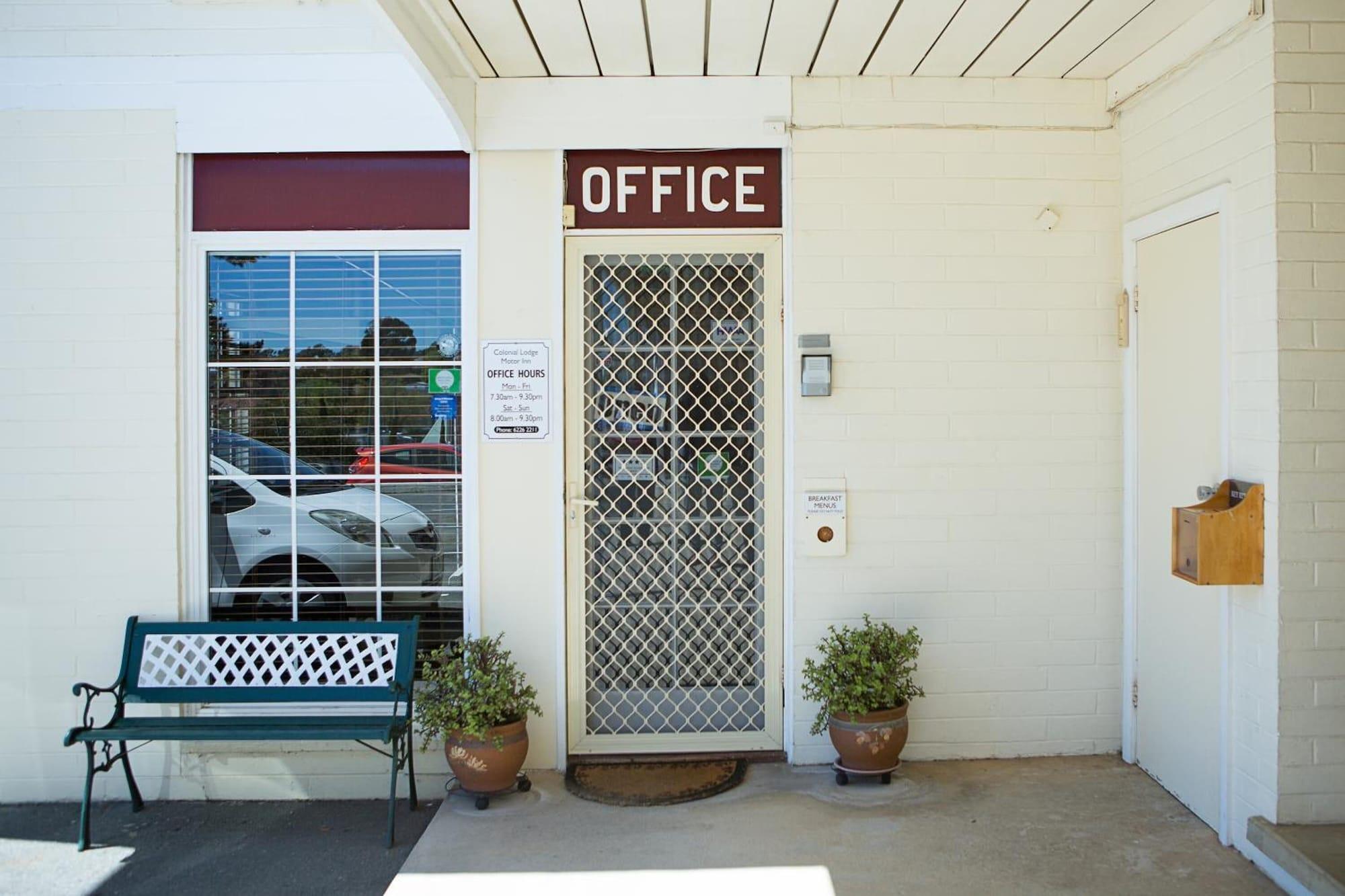 Vista Exterior Colonial Lodge Motor Inn Yass