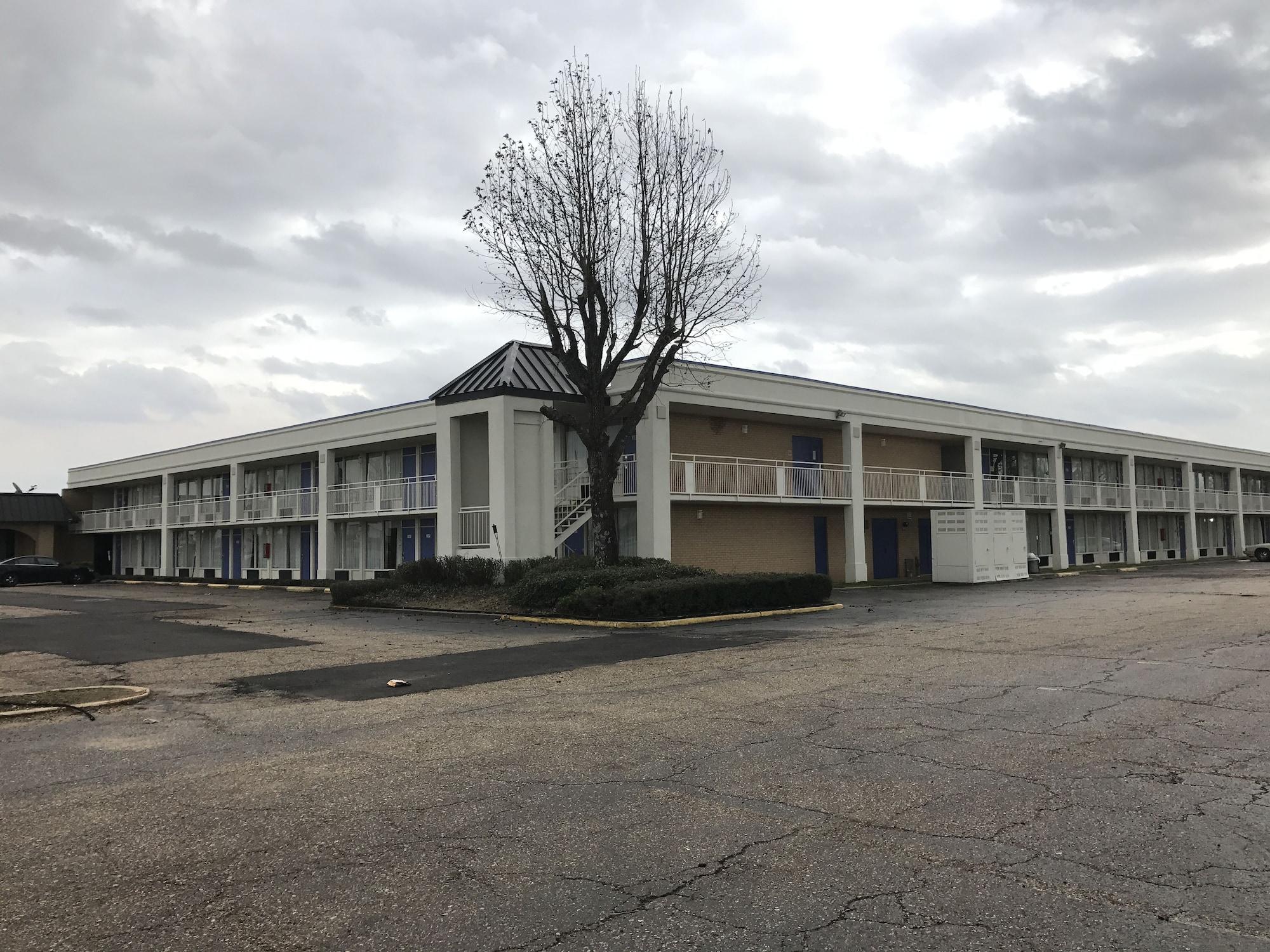 Vista Exterior Motel 6 Natchitoches, LA