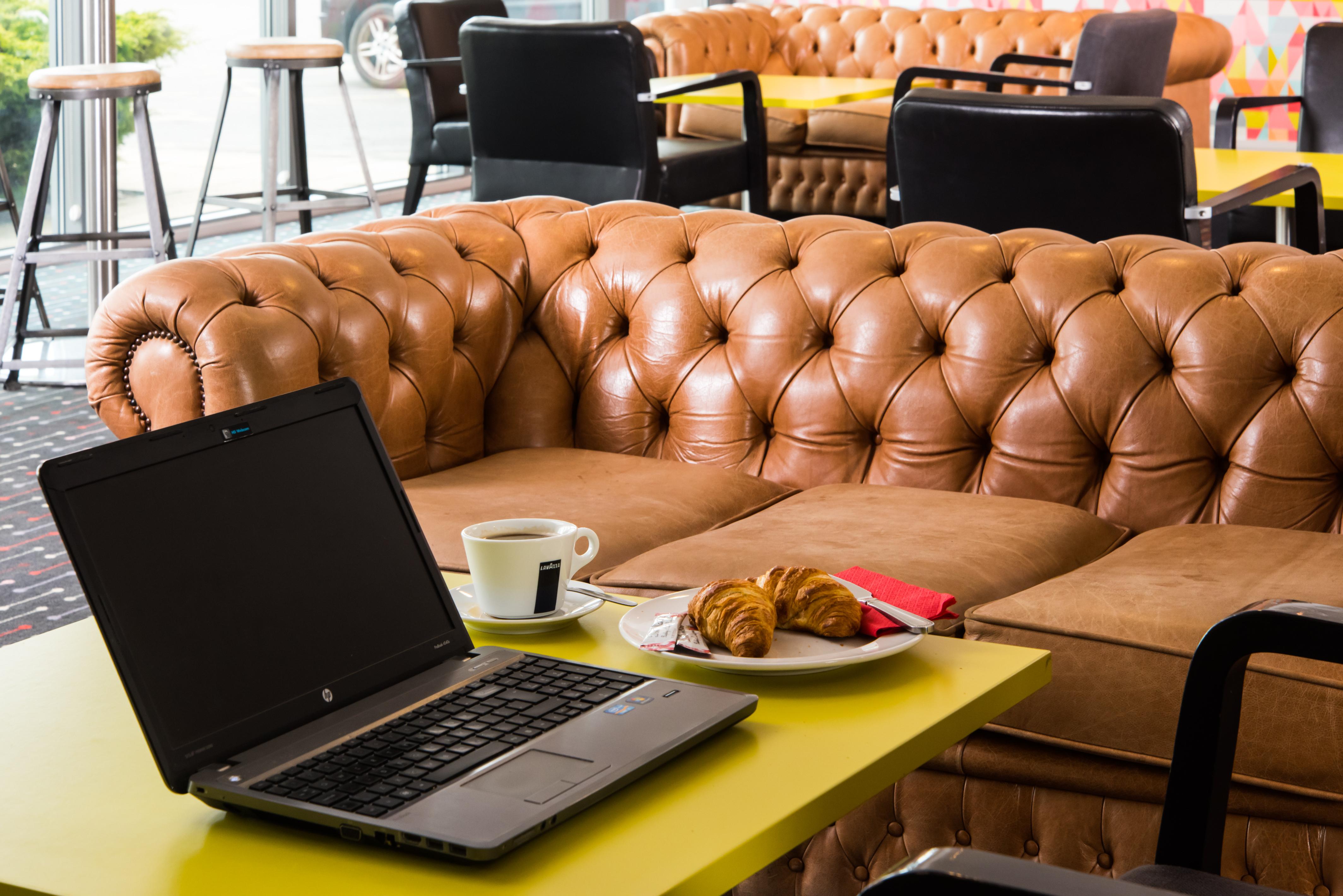 Vista Lobby ibis Styles Barnsley