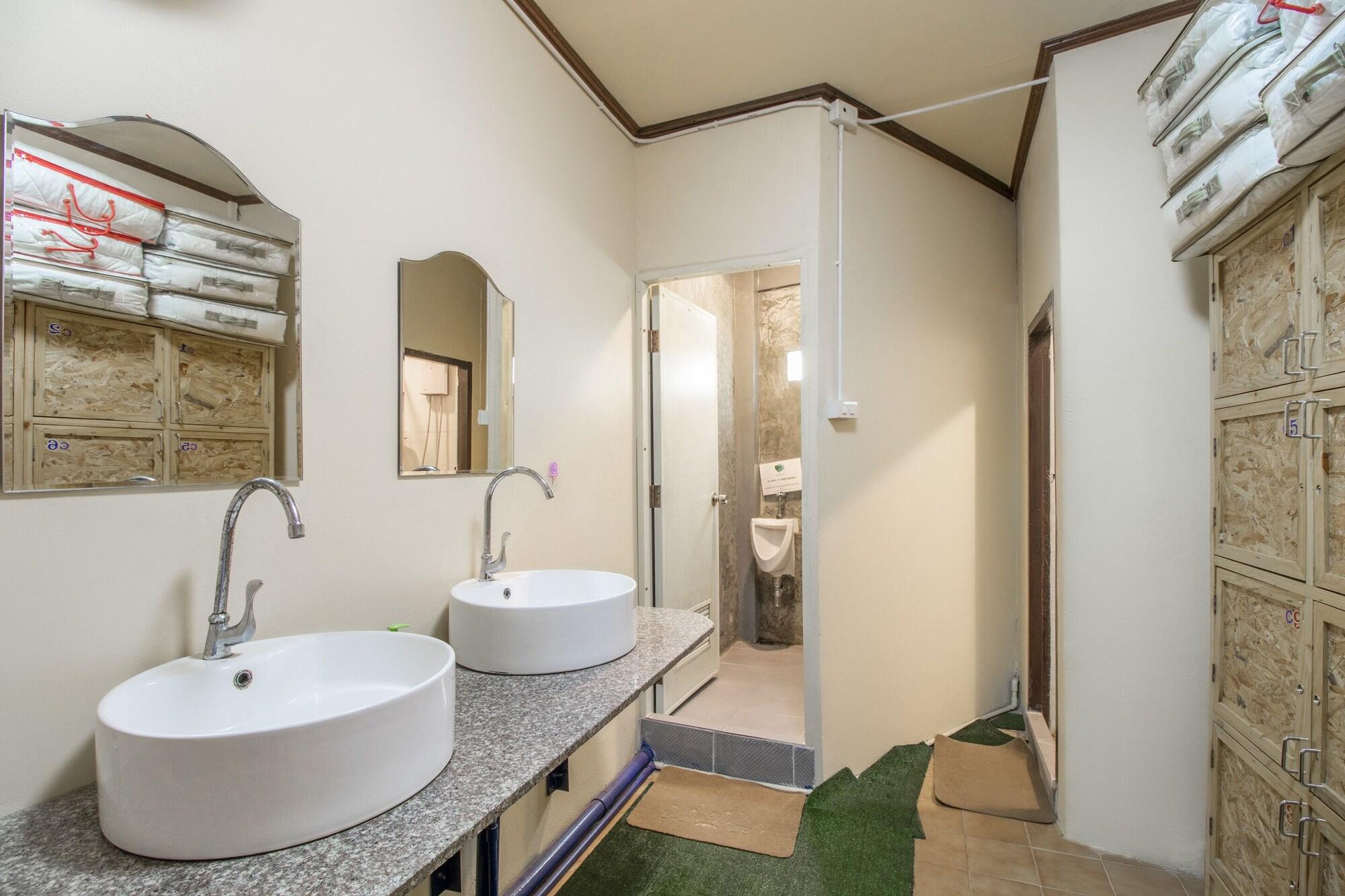 Equipamiento de Habitación OYO Smile Robotist Hostel