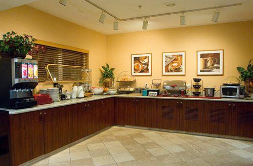 Restaurant DoubleTree by Hilton Hotel Vancouver