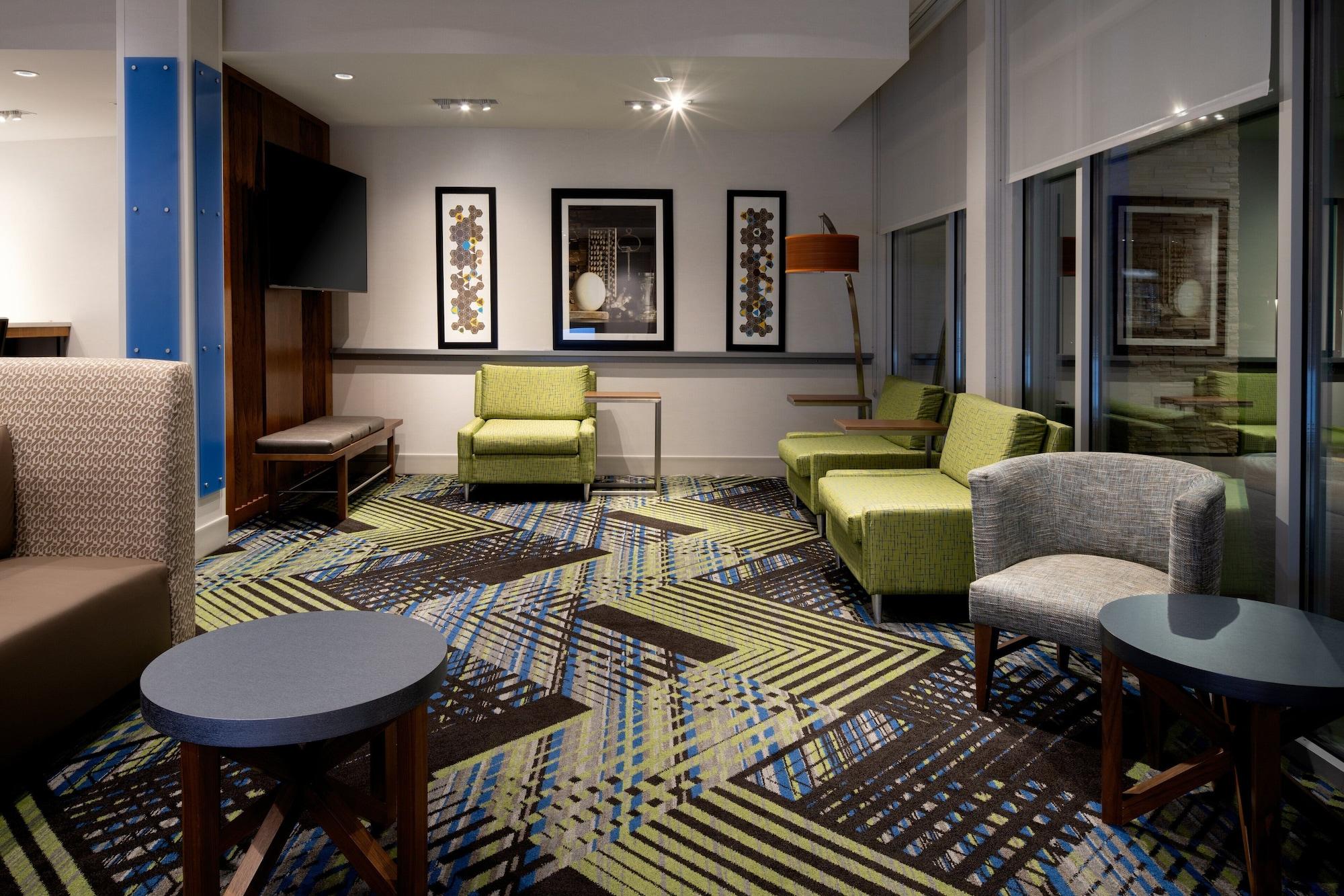 Vista Lobby Holiday Inn Express & Suites Bullhead City by IHG