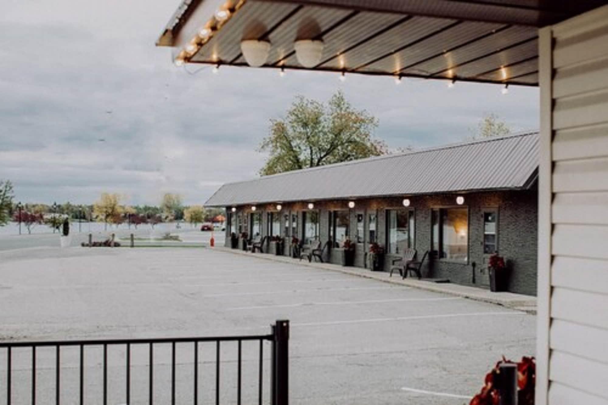 Comodidades del Alojamiento The Bayview Motel - Fort Frances, ON - Lakeside Motel