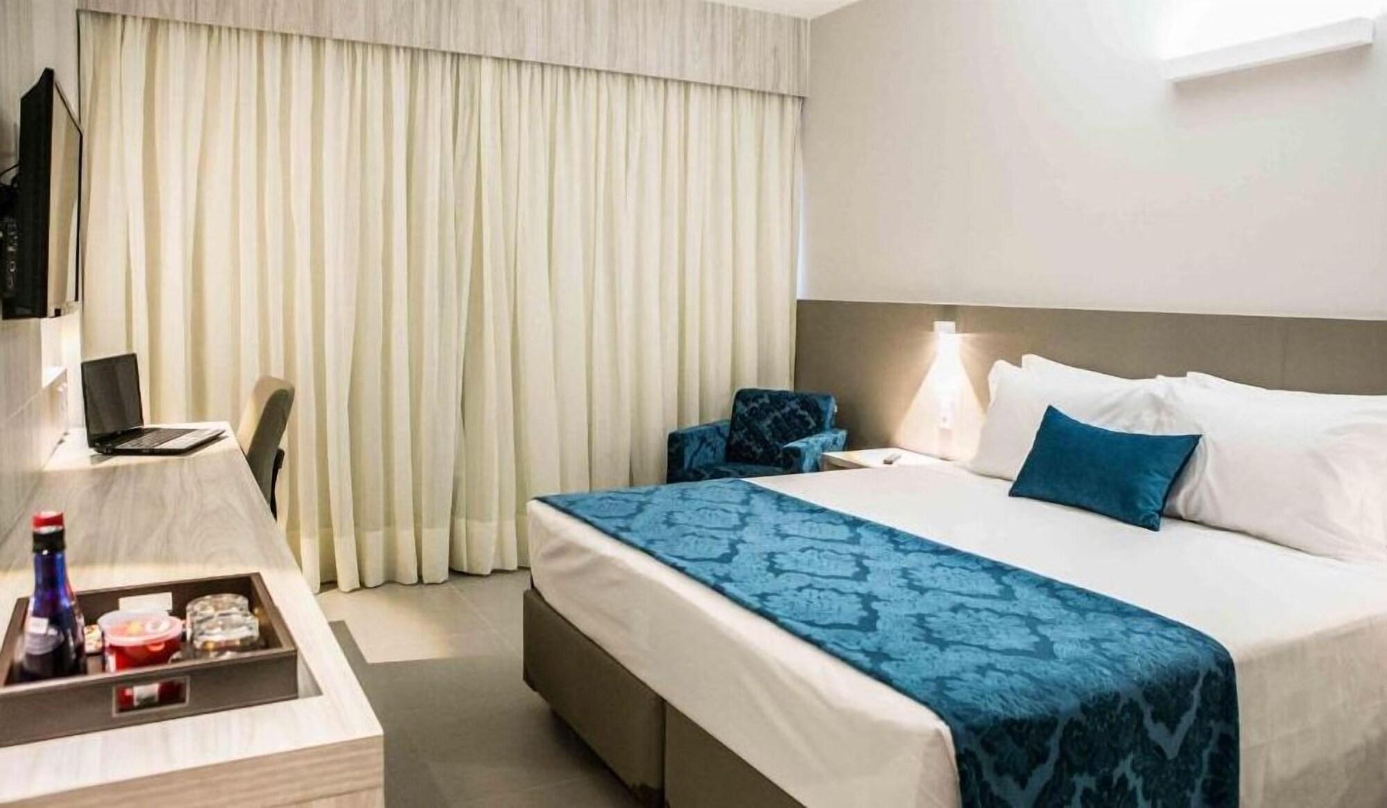 Habitación AlphaPark Hotel