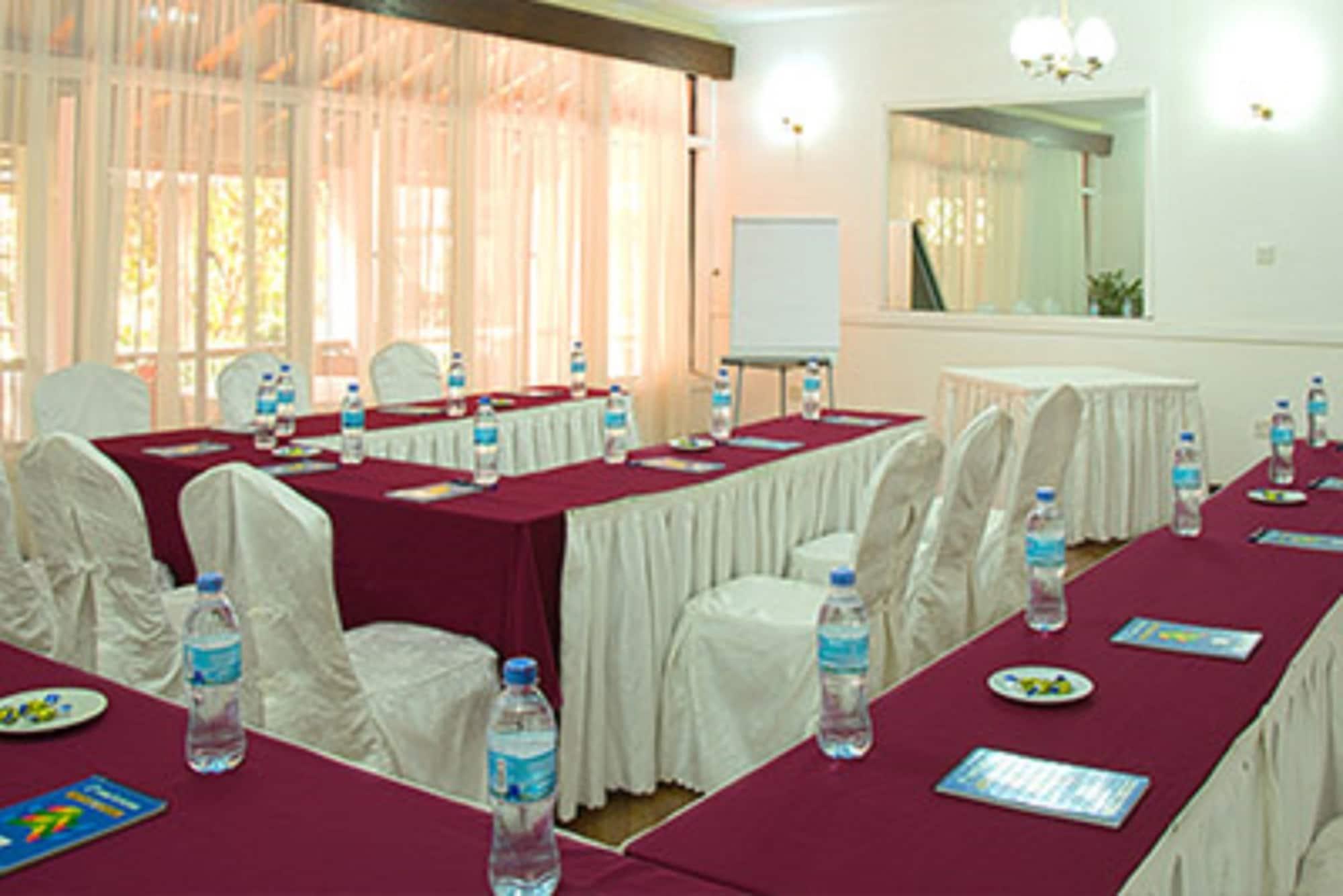 Sala de Reuniones Salinero Hotels - Kilimanjaro