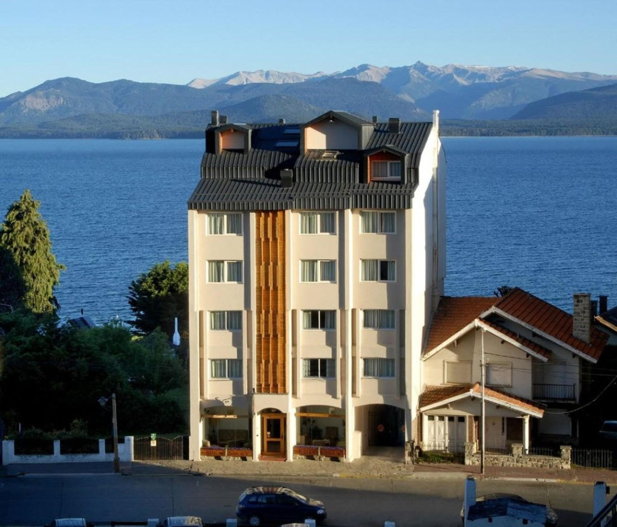 Vista Exterior Hotel Tirol