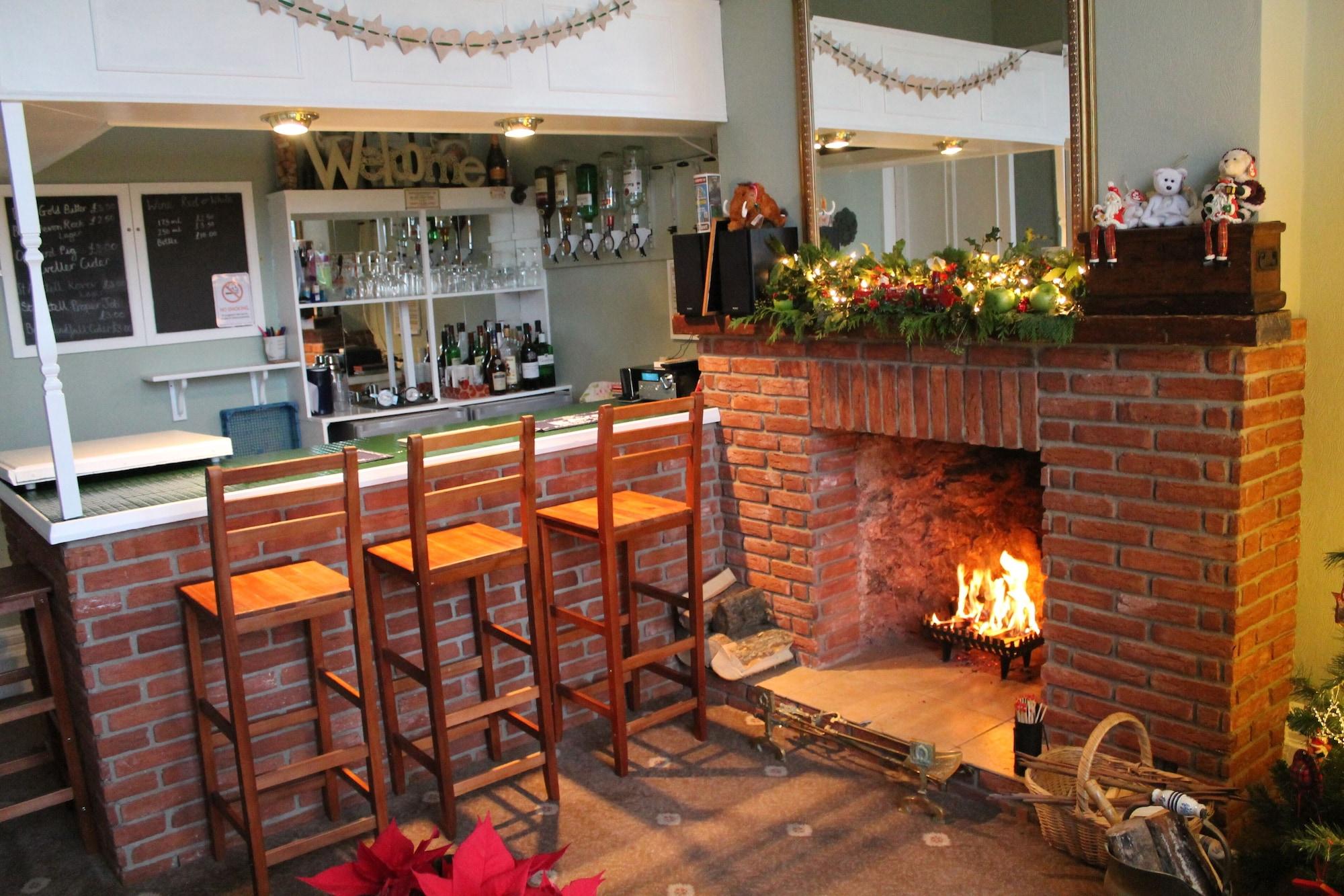 Bar/Salón Heathcliff House, Exclusively for Adults, Free Large Car Park