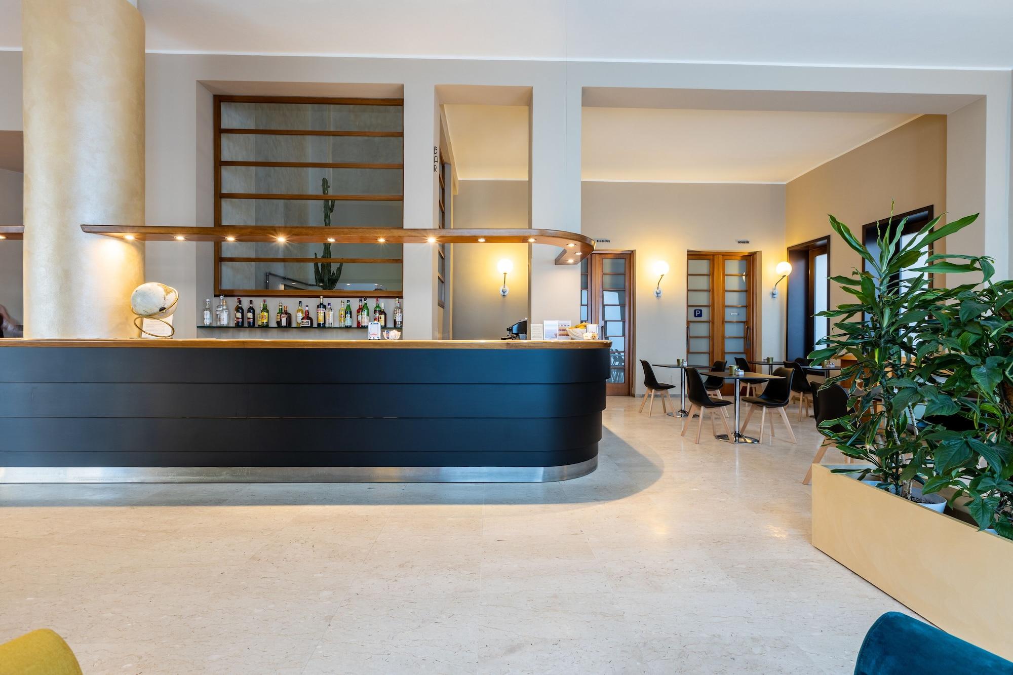 Bar/Salón Hotel Nuova Grosseto