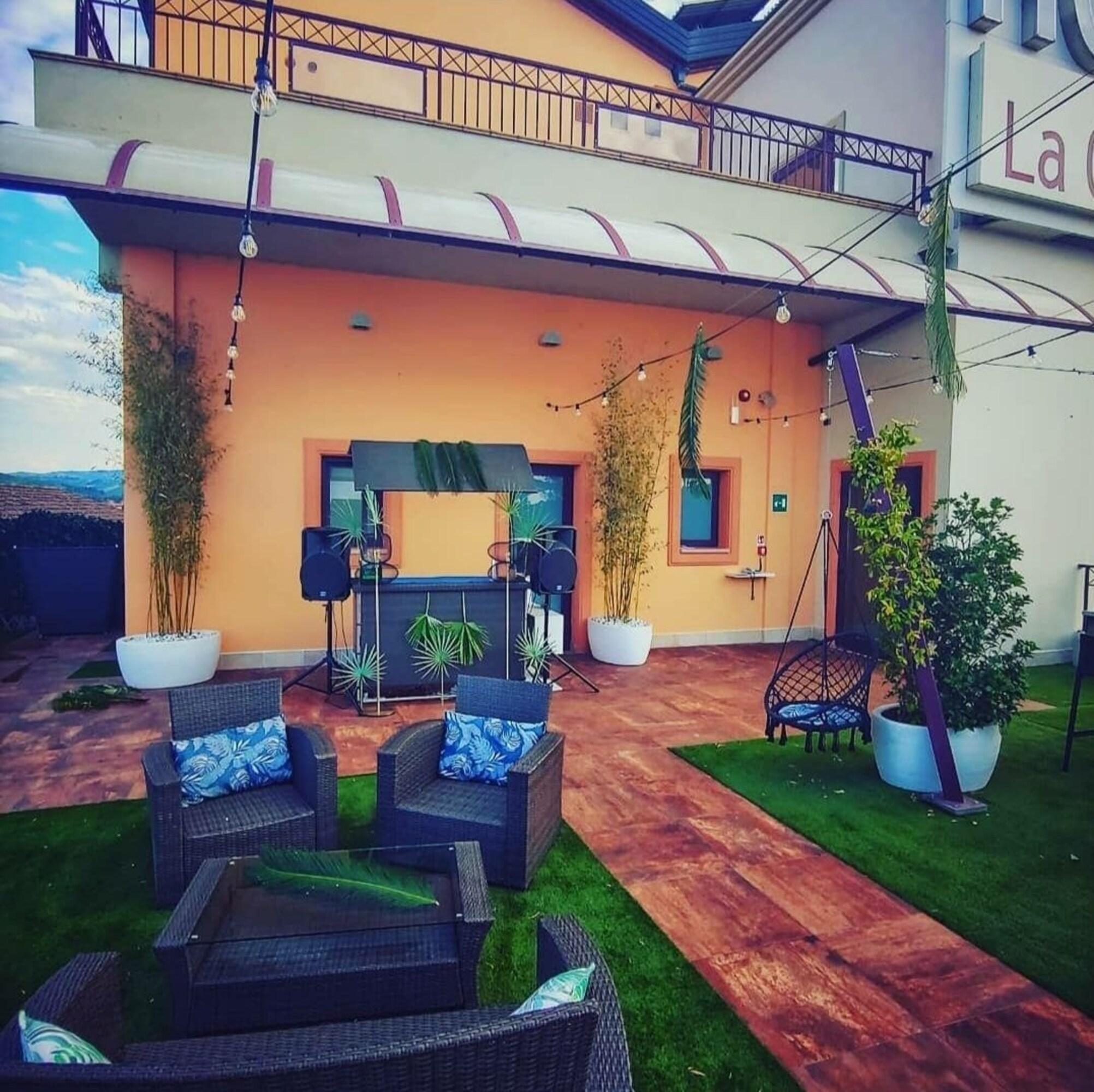 Vista Exterior Hotel La Cartiera