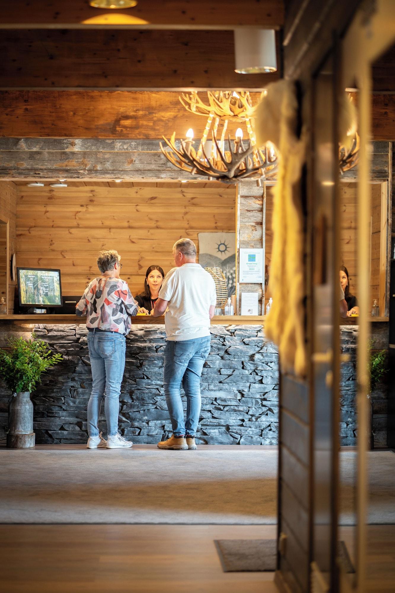 Vista Lobby Wilderness Hotel Muotka & Igloos