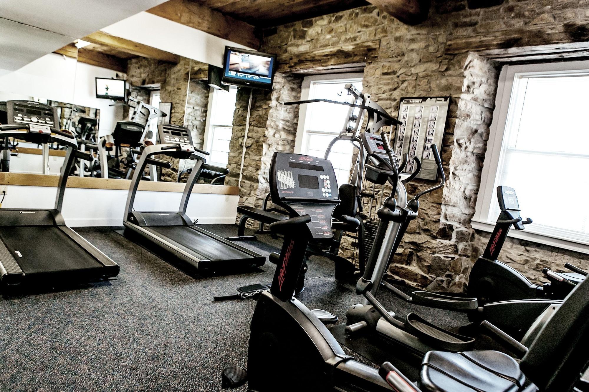 Gimnasio Newport Bay Club and Hotel