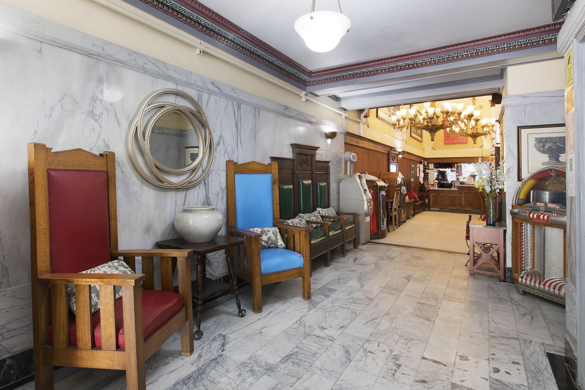 Vista Lobby Aida Plaza Hotel