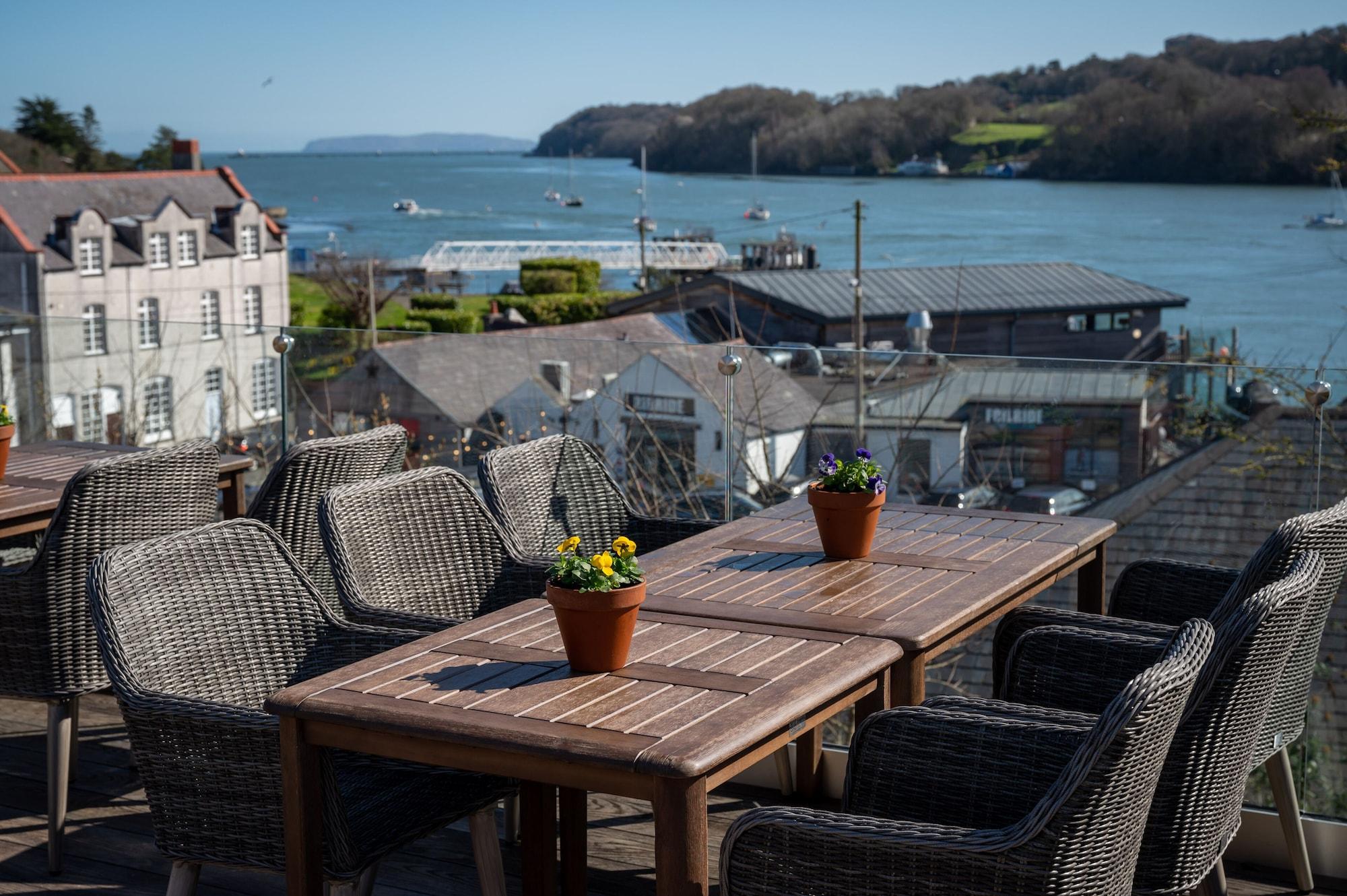Vista Exterior Victoria Hotel Menai Bridge By Chef and Brewer Collection