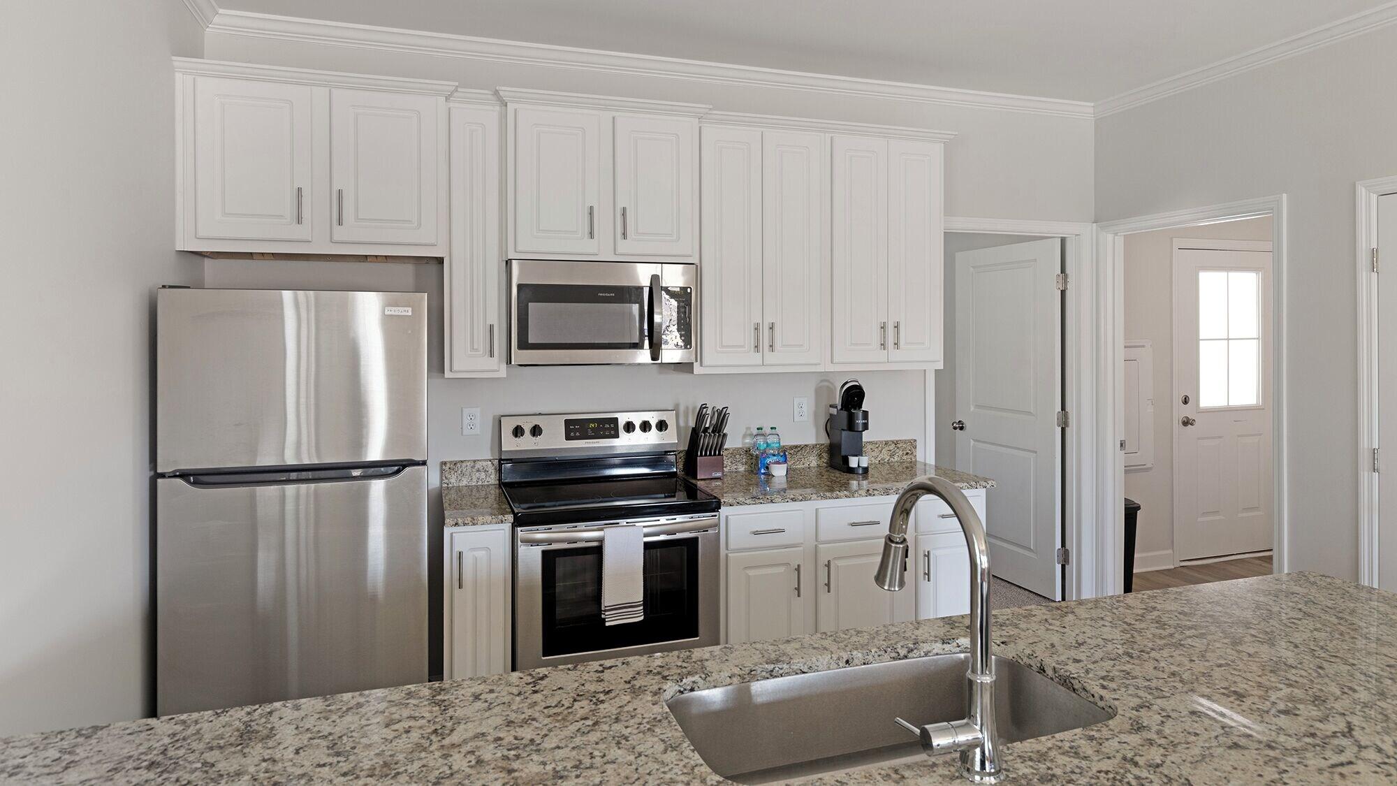 Equipamiento de Habitación Landing Apartments at Oak Grove Dairy