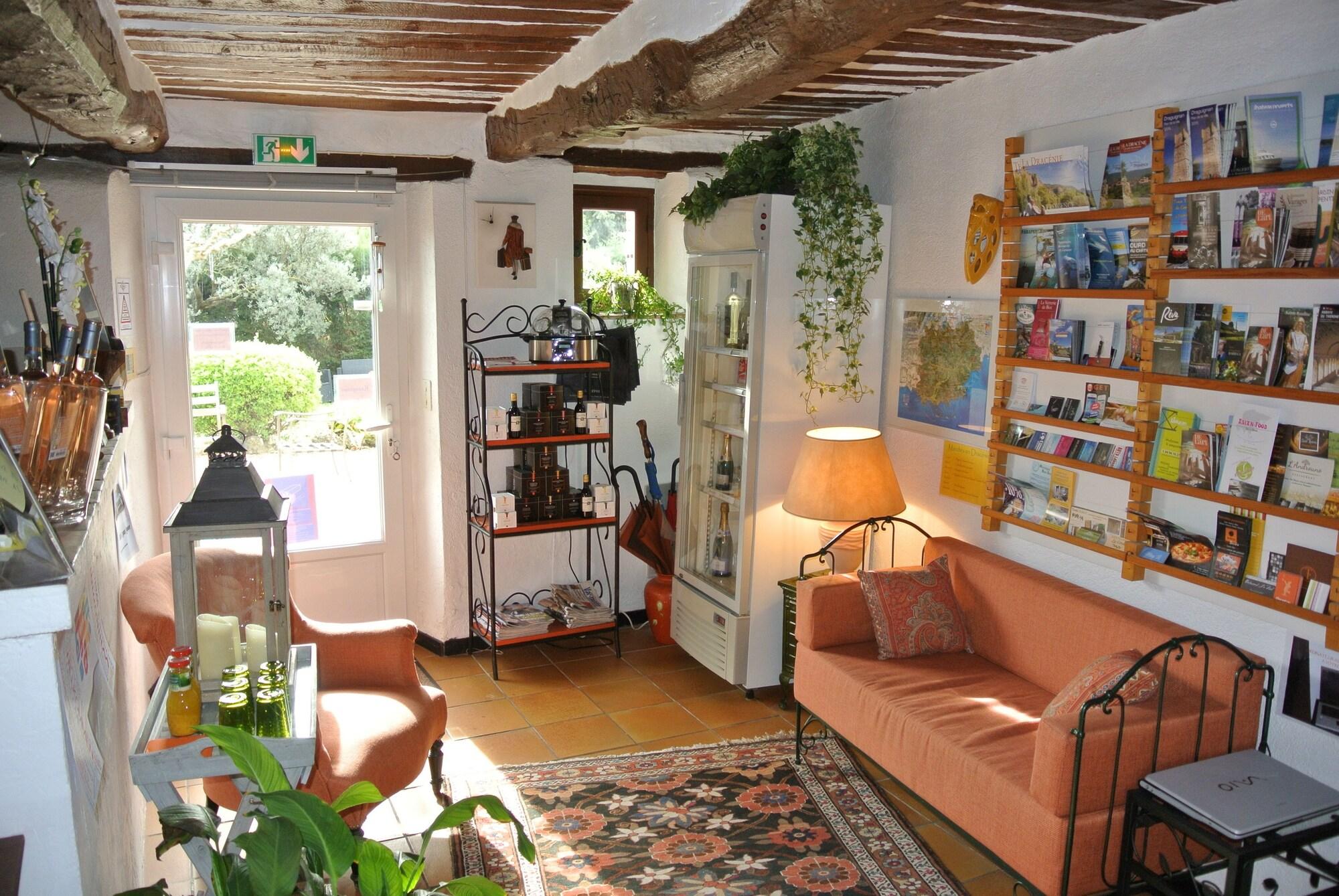 Vista Lobby La Vieille Bastide