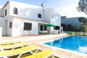 Alquiler Vacacional - Detached villa with private pool 1.5 km from Vilamoura marina