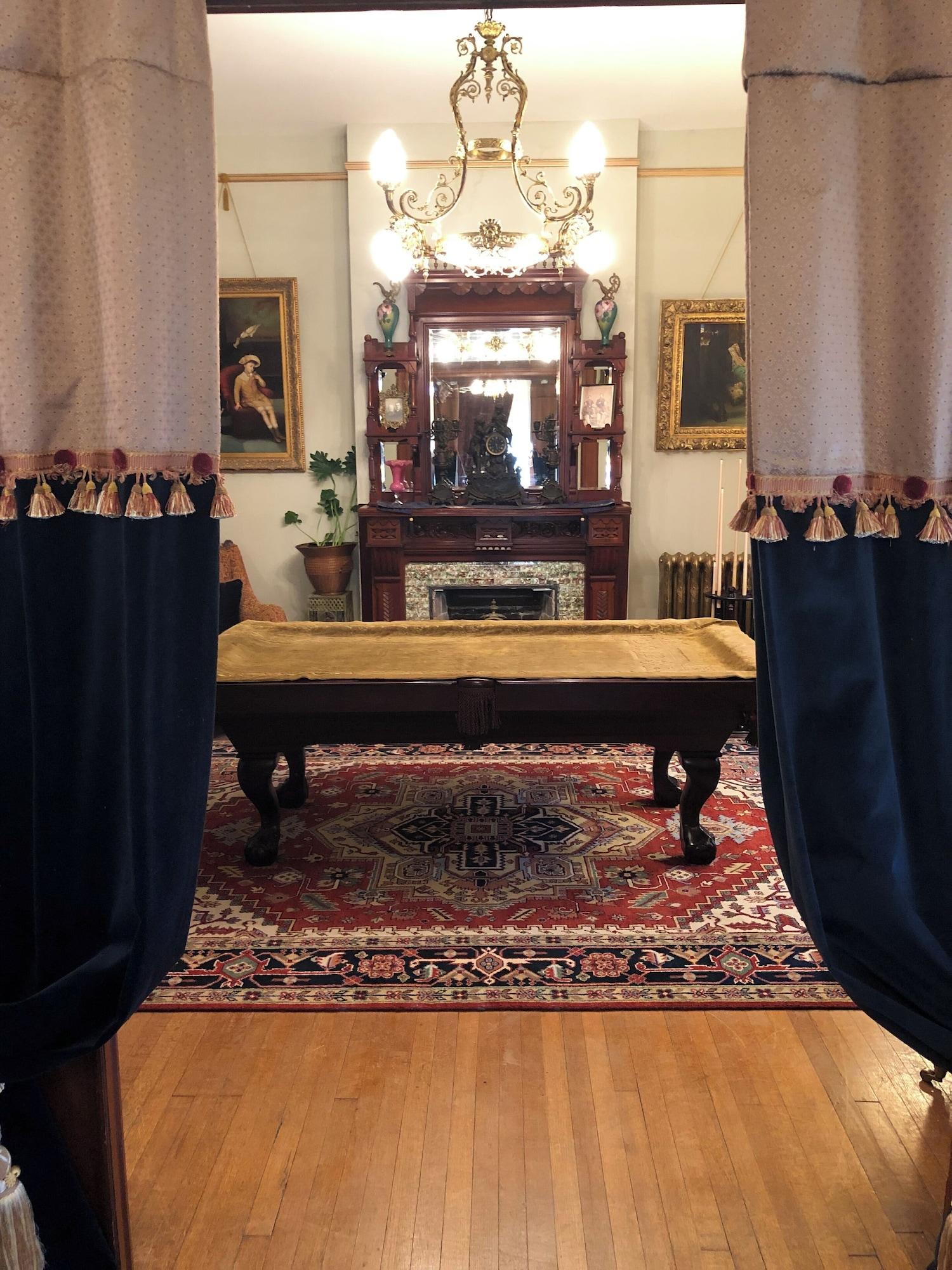 Instalaciones Recreativas Vineyard Mansion & Carriage House Bed & Breakfast