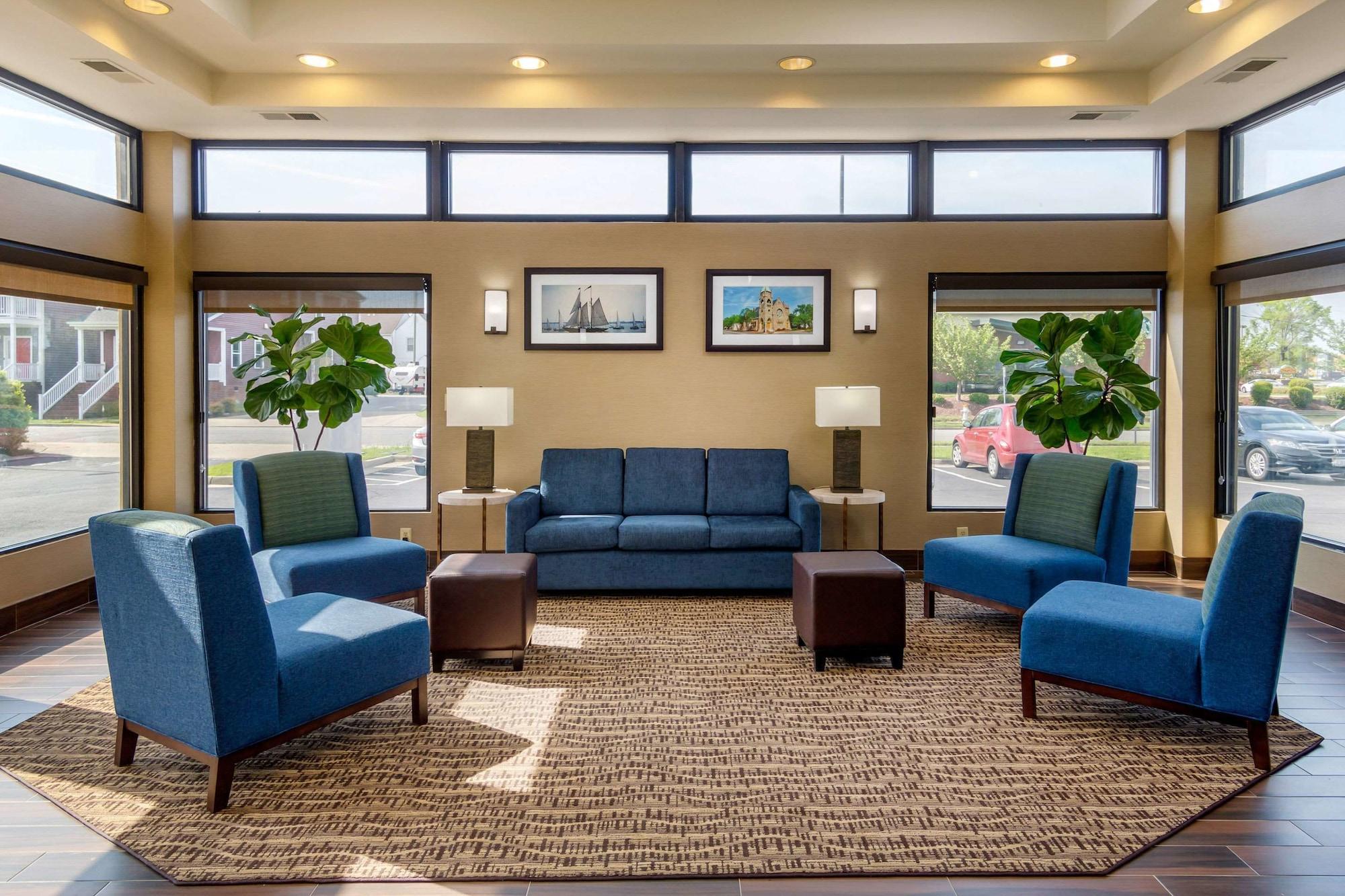 Vista Lobby Quality Inn & Suites Olde Town