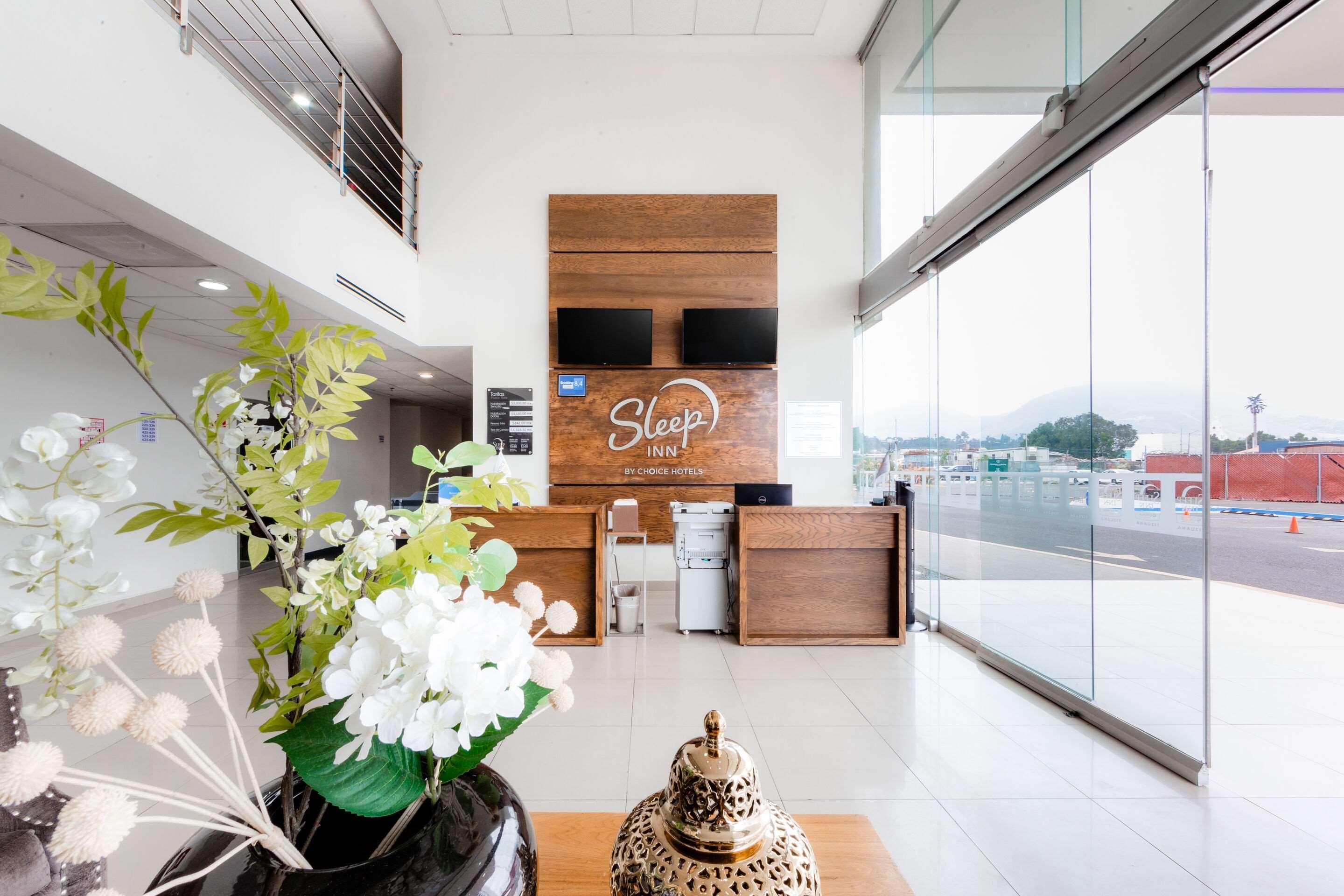 Vista Lobby Sleep Inn Tijuana