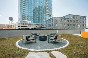 Alquiler Vacacional - Modern 4BR Free Pkg Near Train Dining