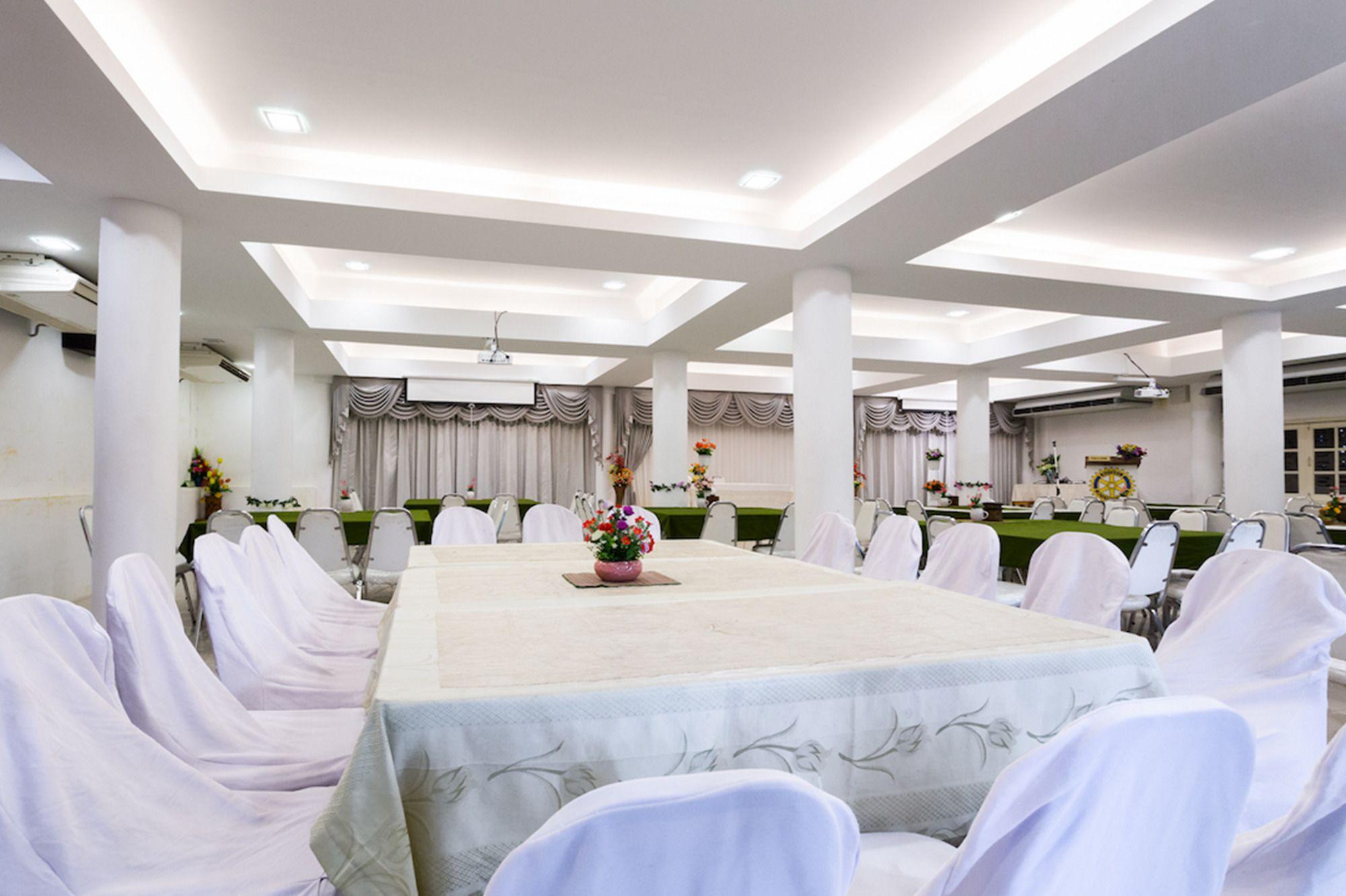 Sala de Reuniones Ban Suan Resort Uthai Thani