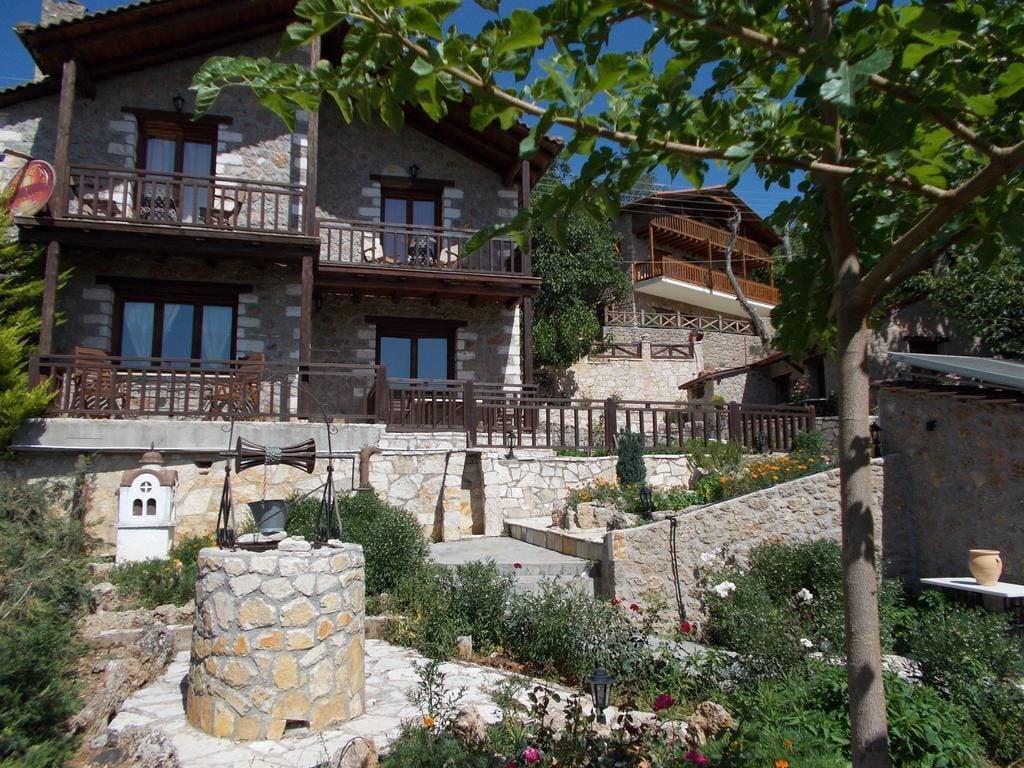 Varios Theasis Guesthouse