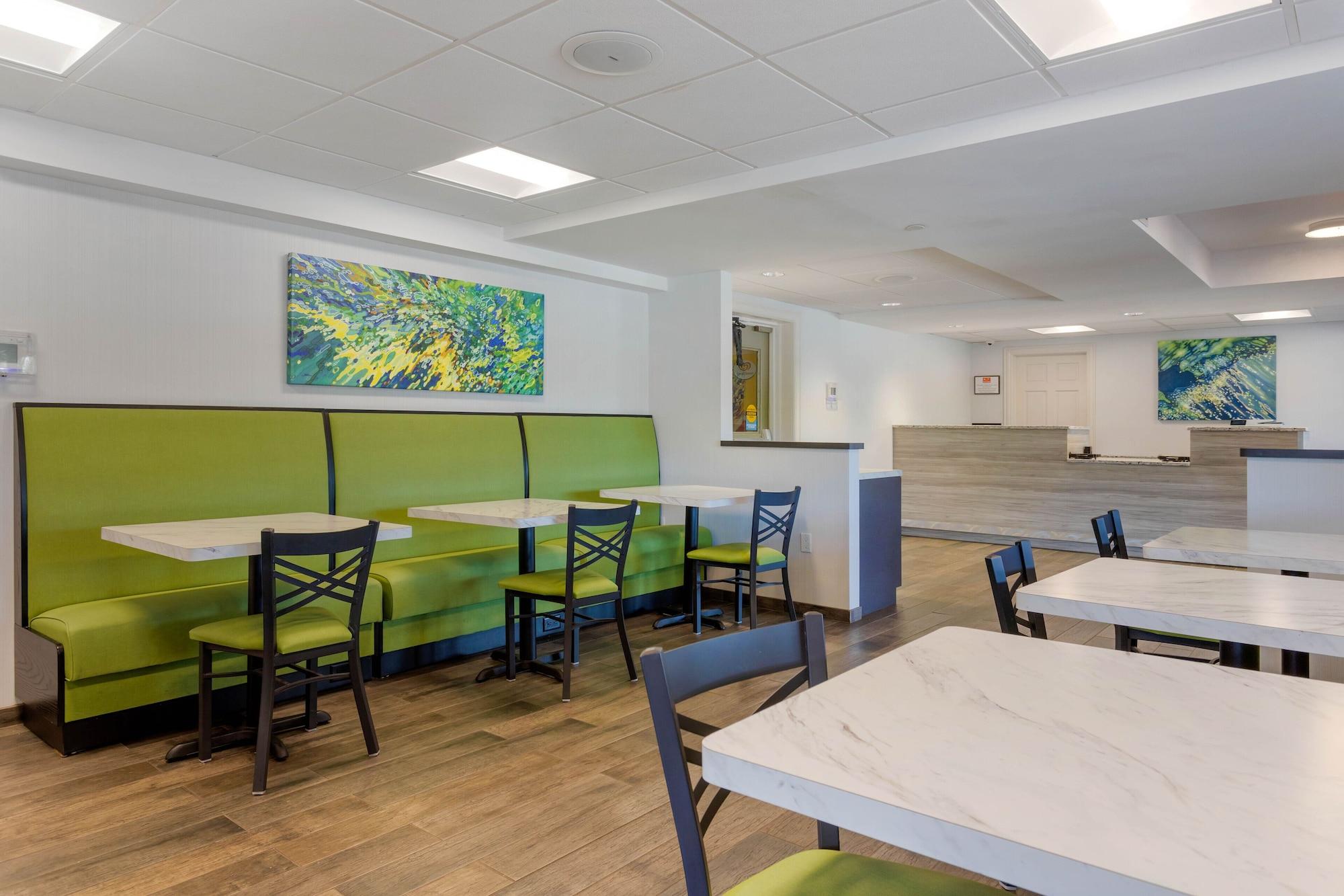 Restaurant Econo Lodge Hicksville - Long Island