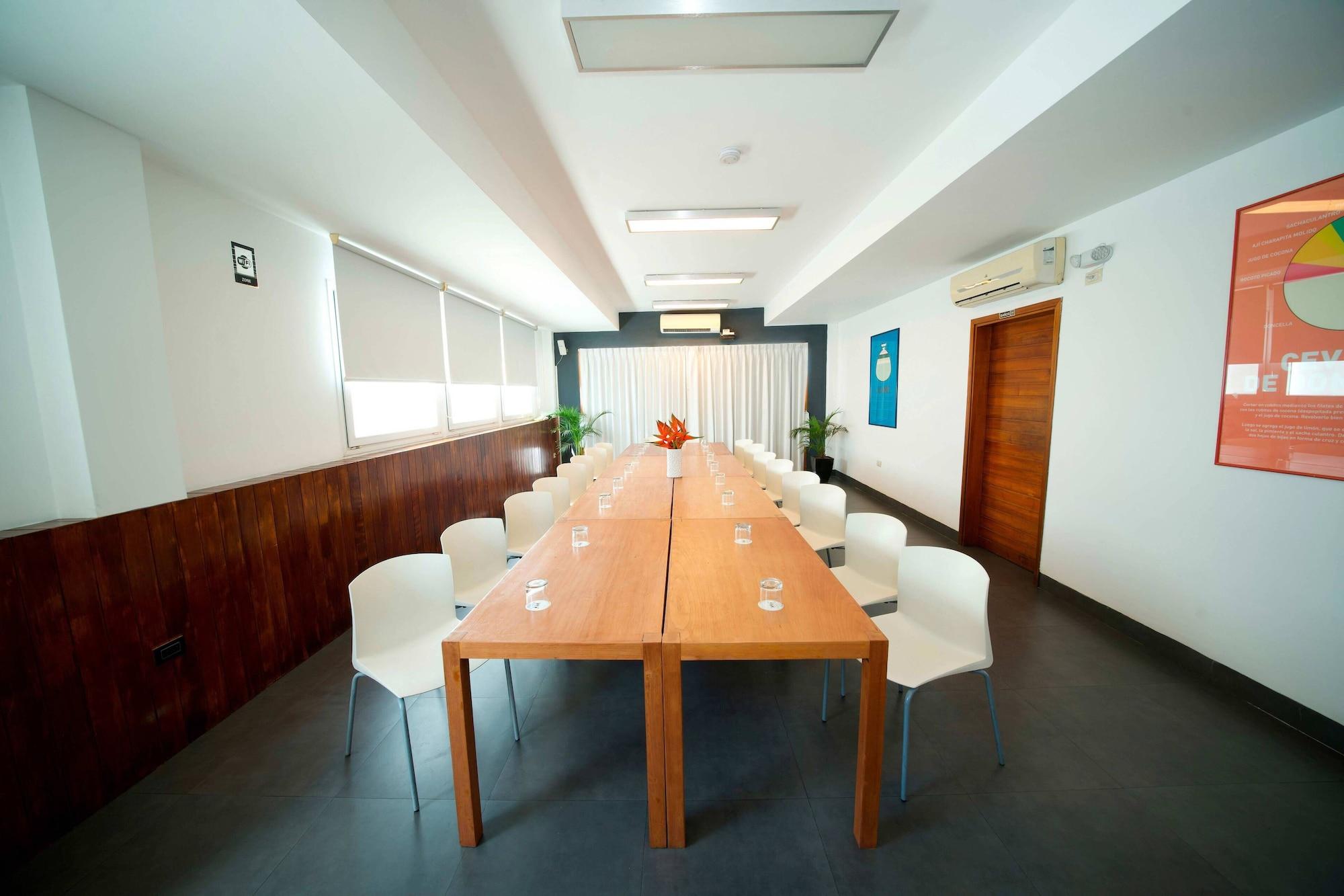 Sala de Reuniones Tucan Suites Apart Hotel – Hotel Asociado Casa Andina