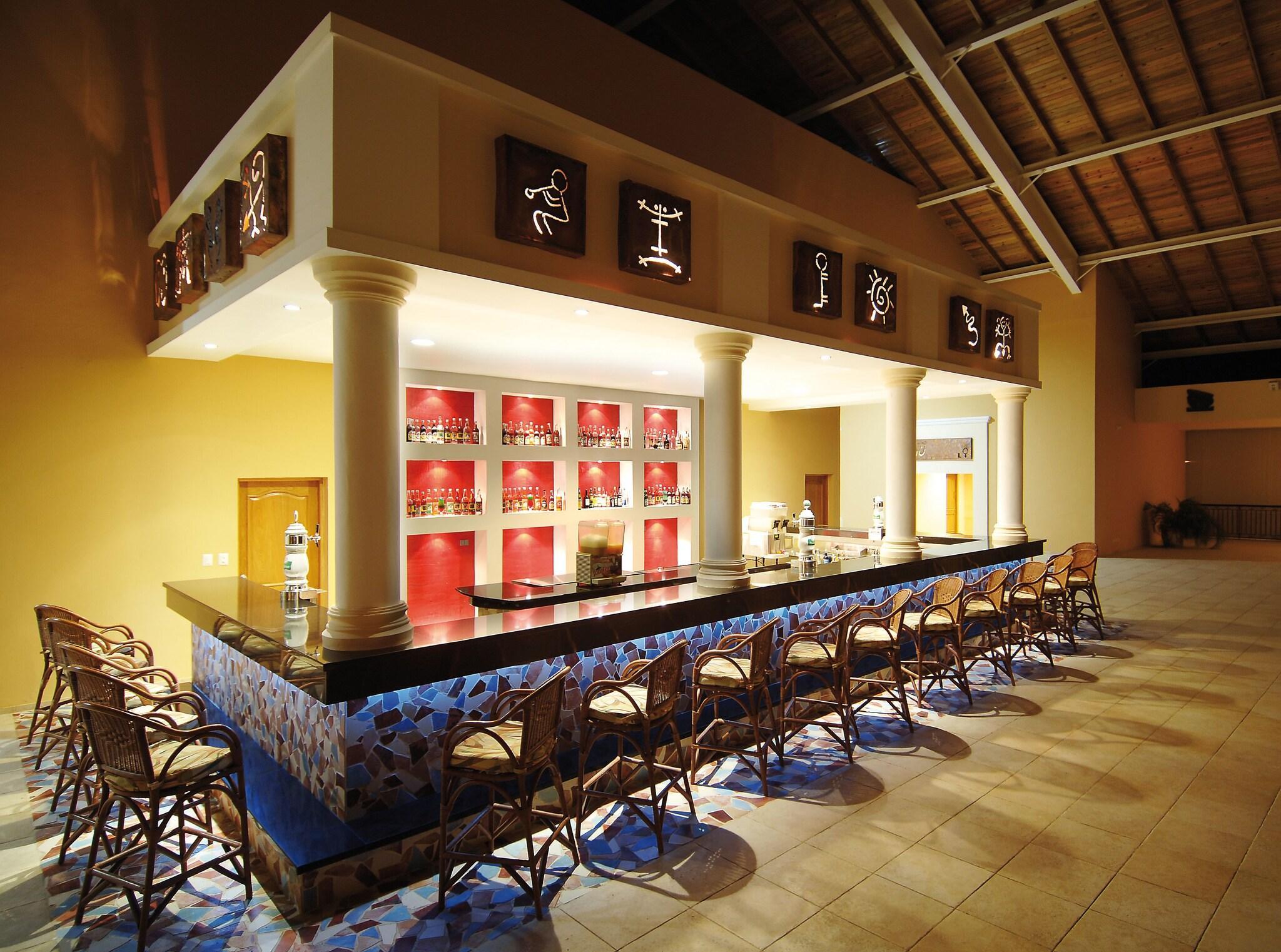 Bar/Salón Occidental Caribe - All Inclusive