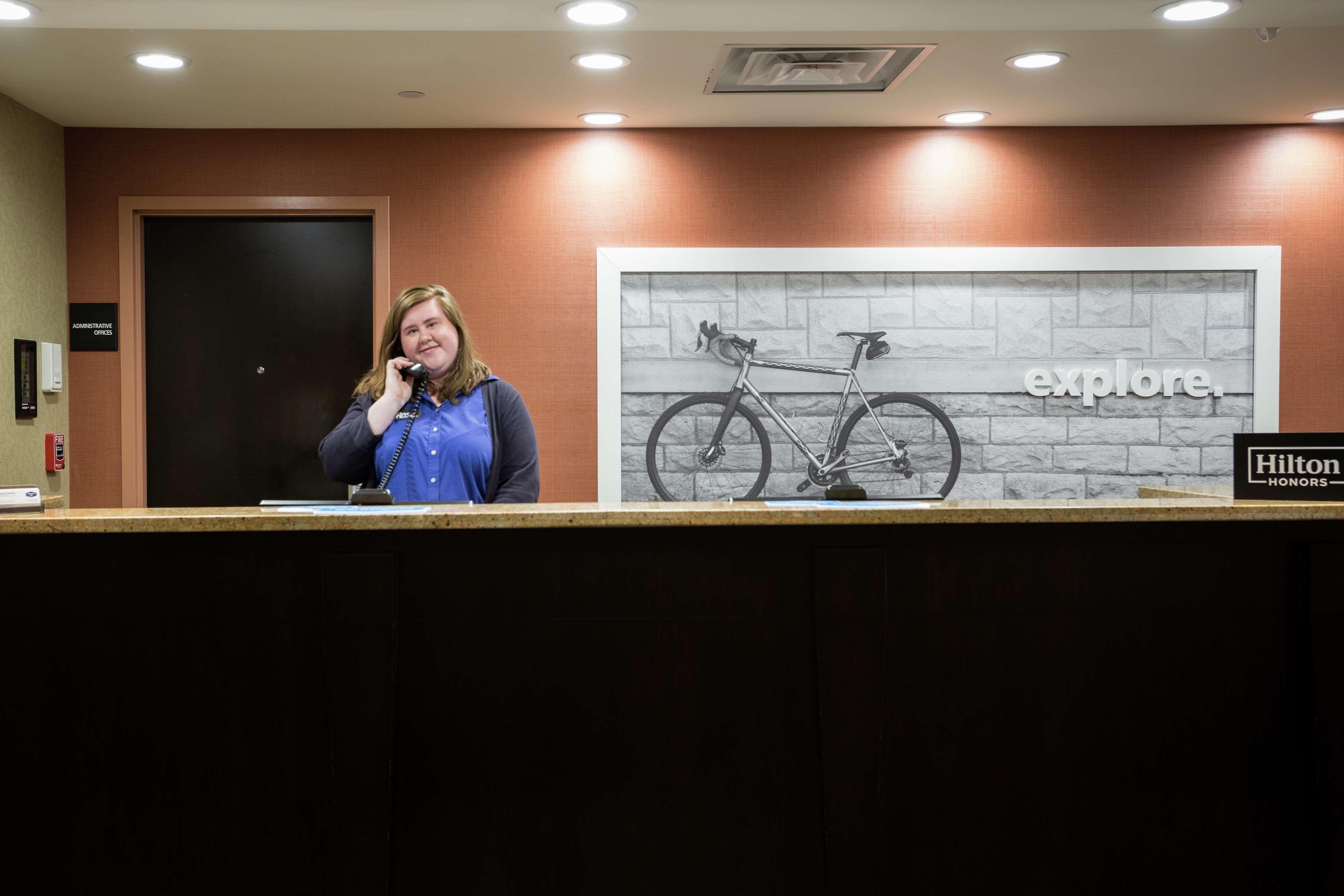 Vista Exterior Hampton Inn by Hilton Elliot Lake