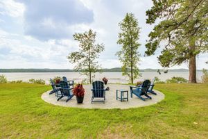 Alquiler Vacacional - Pet Friendly: Lake Alexander Home w/ Dock!