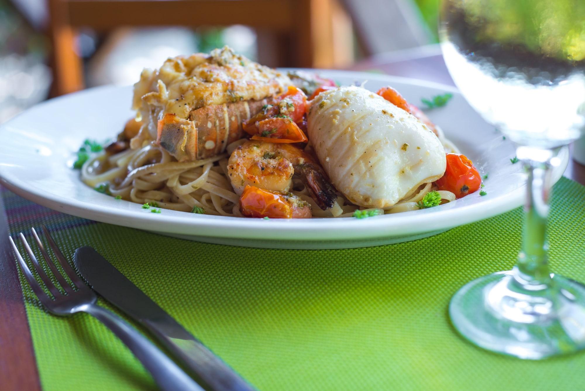 Restaurant Las Rocas Resort And Dive Center