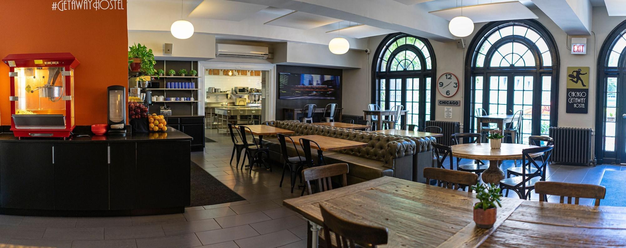 Restaurant Chicago Getaway Hostel
