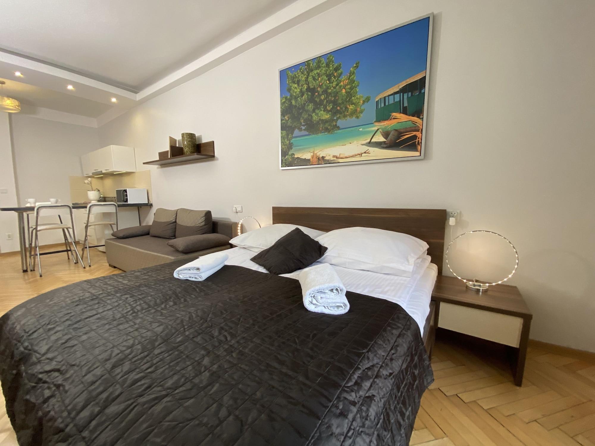 Varios P&J Apartments
