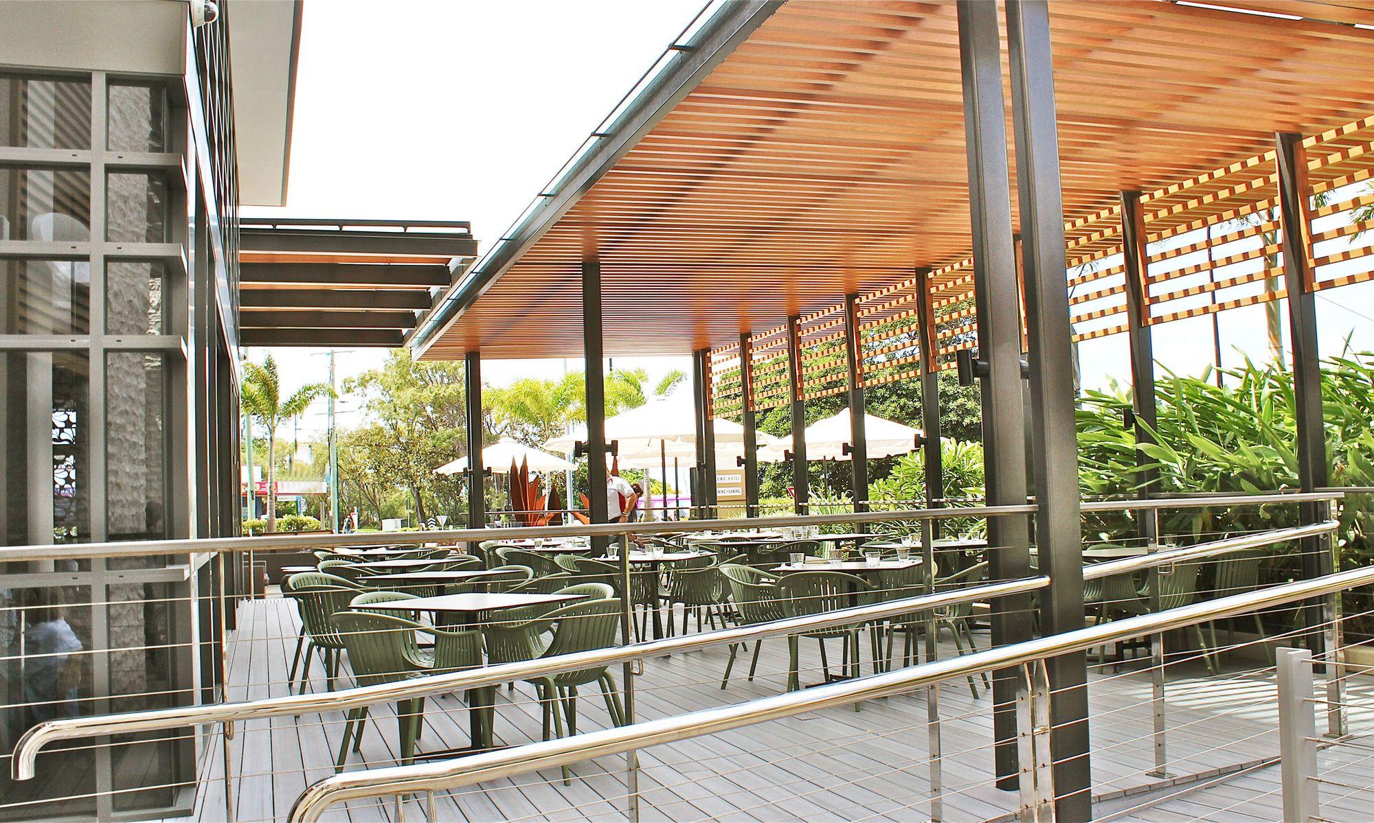 Restaurant Oaks Redcliffe Mon Komo Suites
