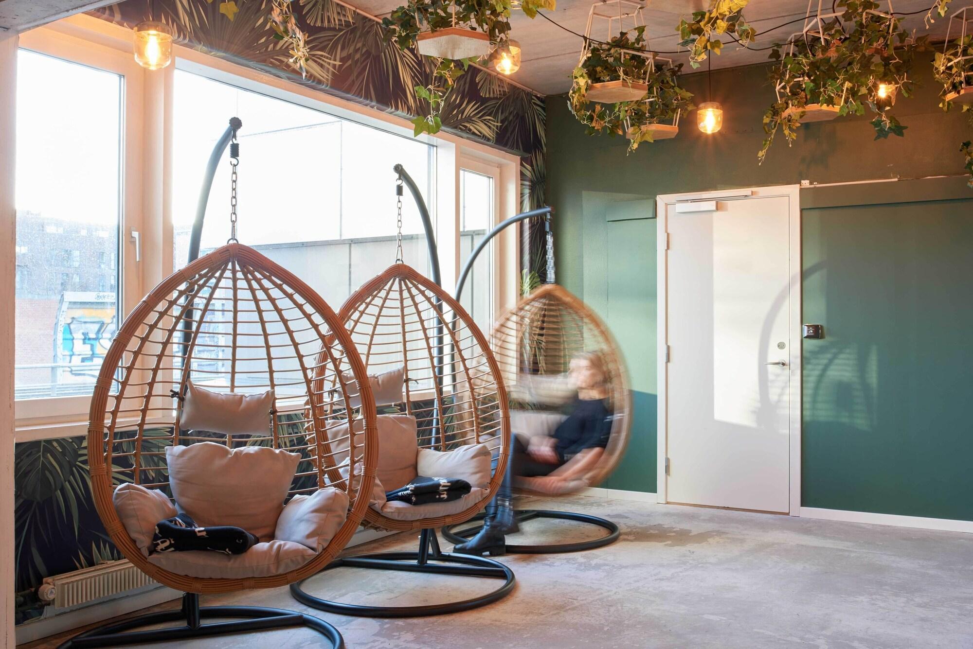 Bar/Salón Urban Camper Hostel