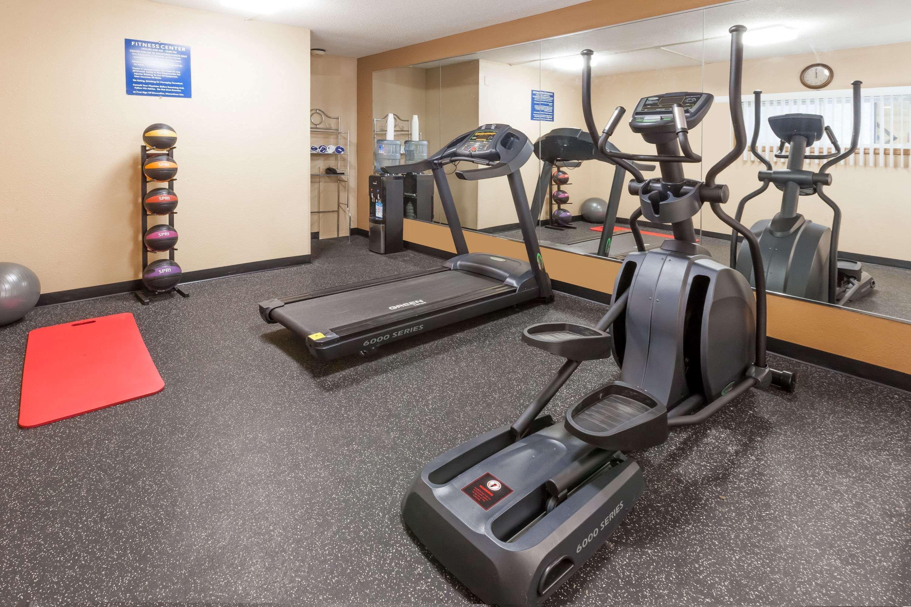 Gimnasio Days Inn by Wyndham Kent - Akron