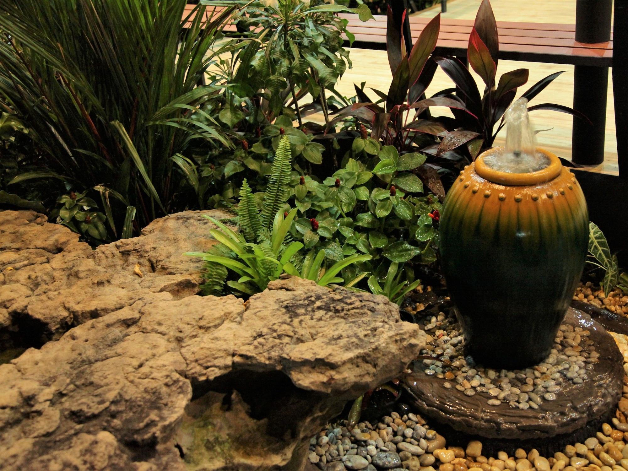 Bar/Salón U Duay Gan Garden Home